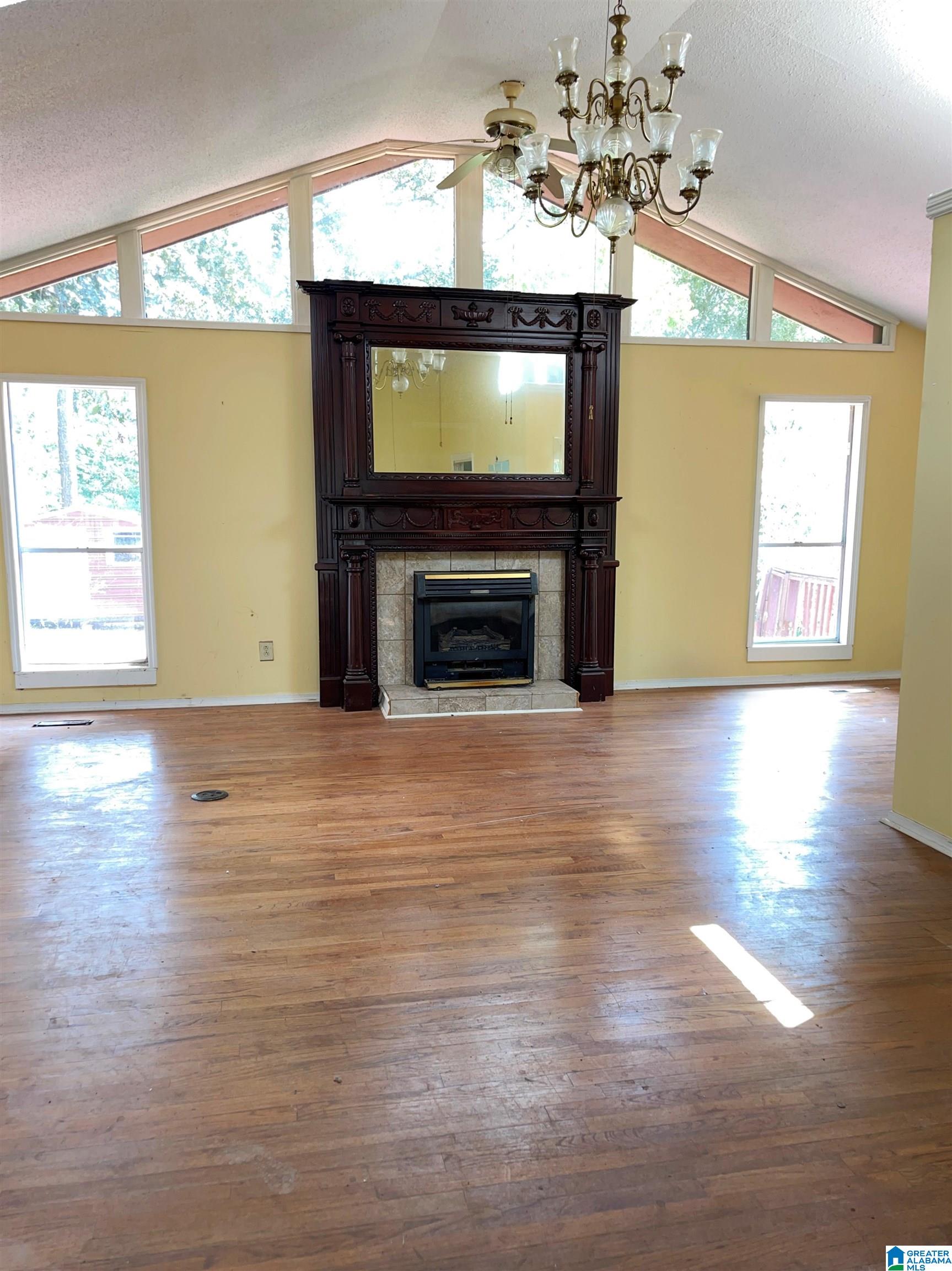 Photo 3 of Single family home for sale at 1005 Barclay Dr, Bessemer, AL 35022 | MLS# 21464095 | Listing updated on 2026-09-05