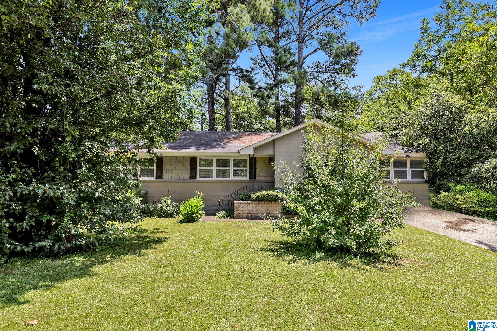 Photo 4 of Single family home for sale at 944 Reedwood Ln, Birmingham, AL 35235 | MLS# 21464097 | Listing updated on 2026-09-15