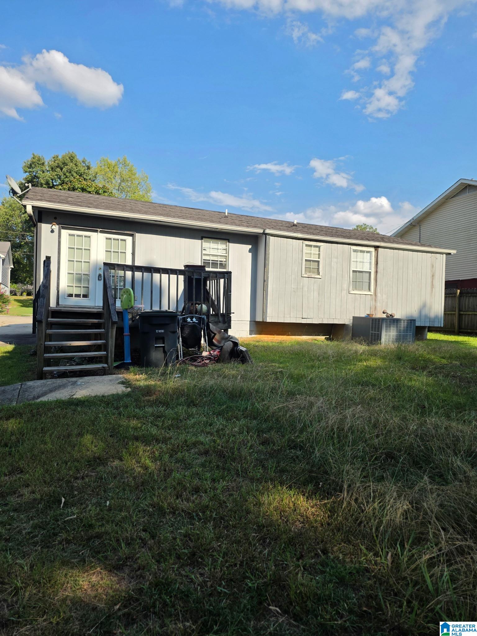 Photo 3 of Sale Pending at 1924 Clover Dr, Birmingham, AL 35214 | MLS# 21464100 | Listing updated on 2026-09-14
