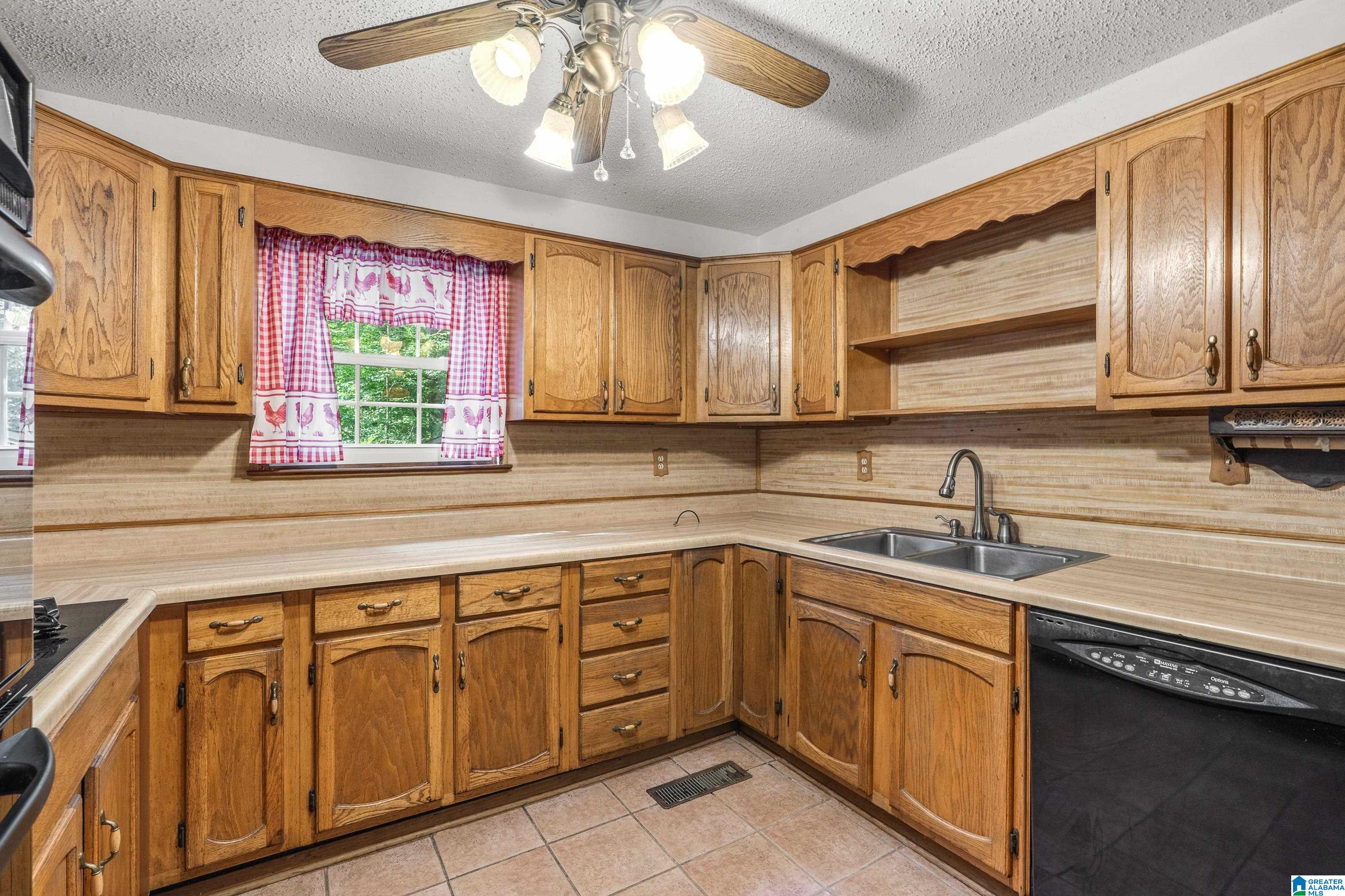 Photo 4 of Single family home for sale at 175 Kinnco Dr, Odenville, AL 35120 | MLS# 21464107 | Listing updated on 2026-09-15