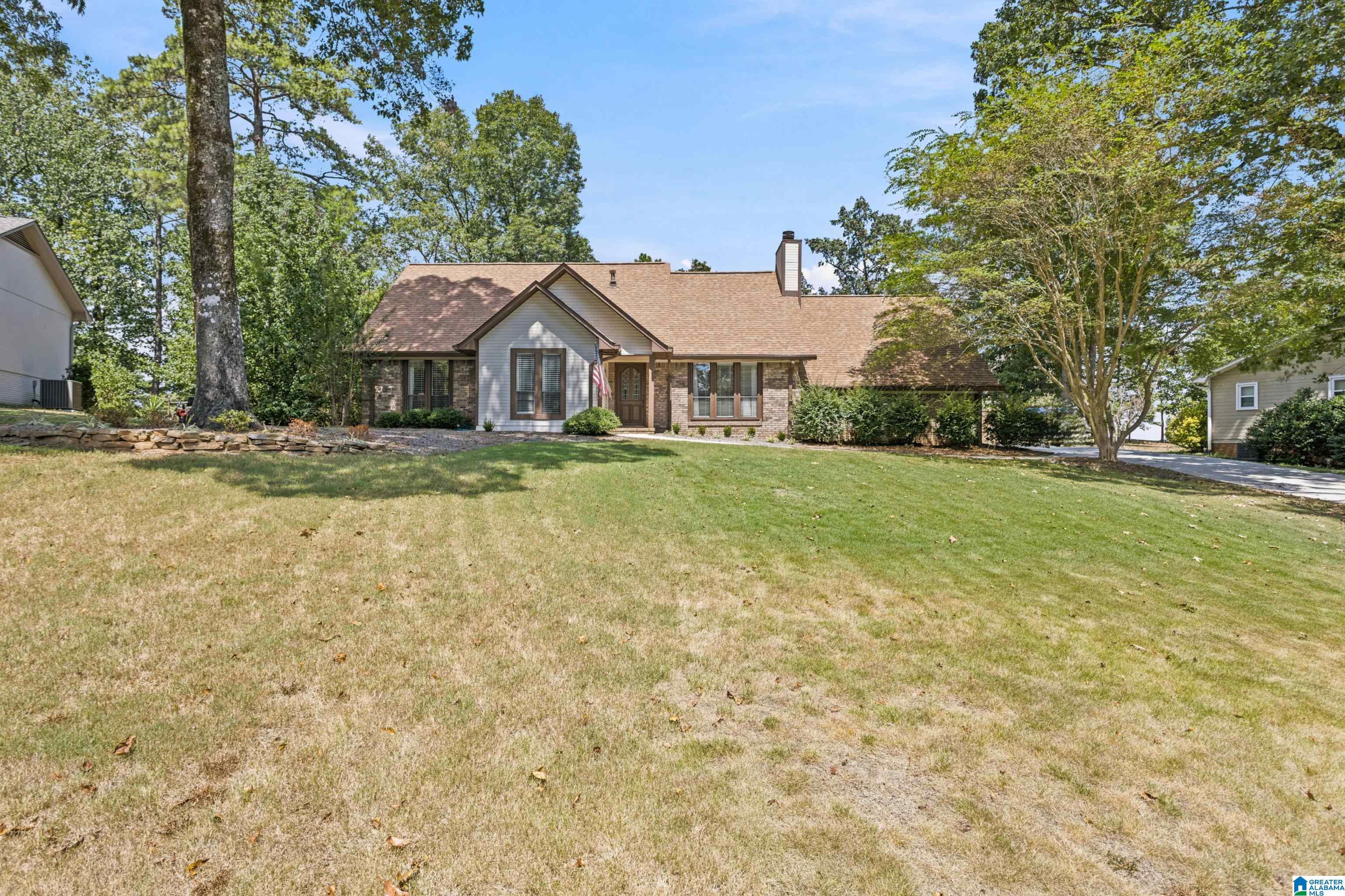 Photo 1 of Single family home for sale at 1350 Shades Run Cir, Hoover, AL 35244 | MLS# 21464109 | Listing updated on 2026-09-09