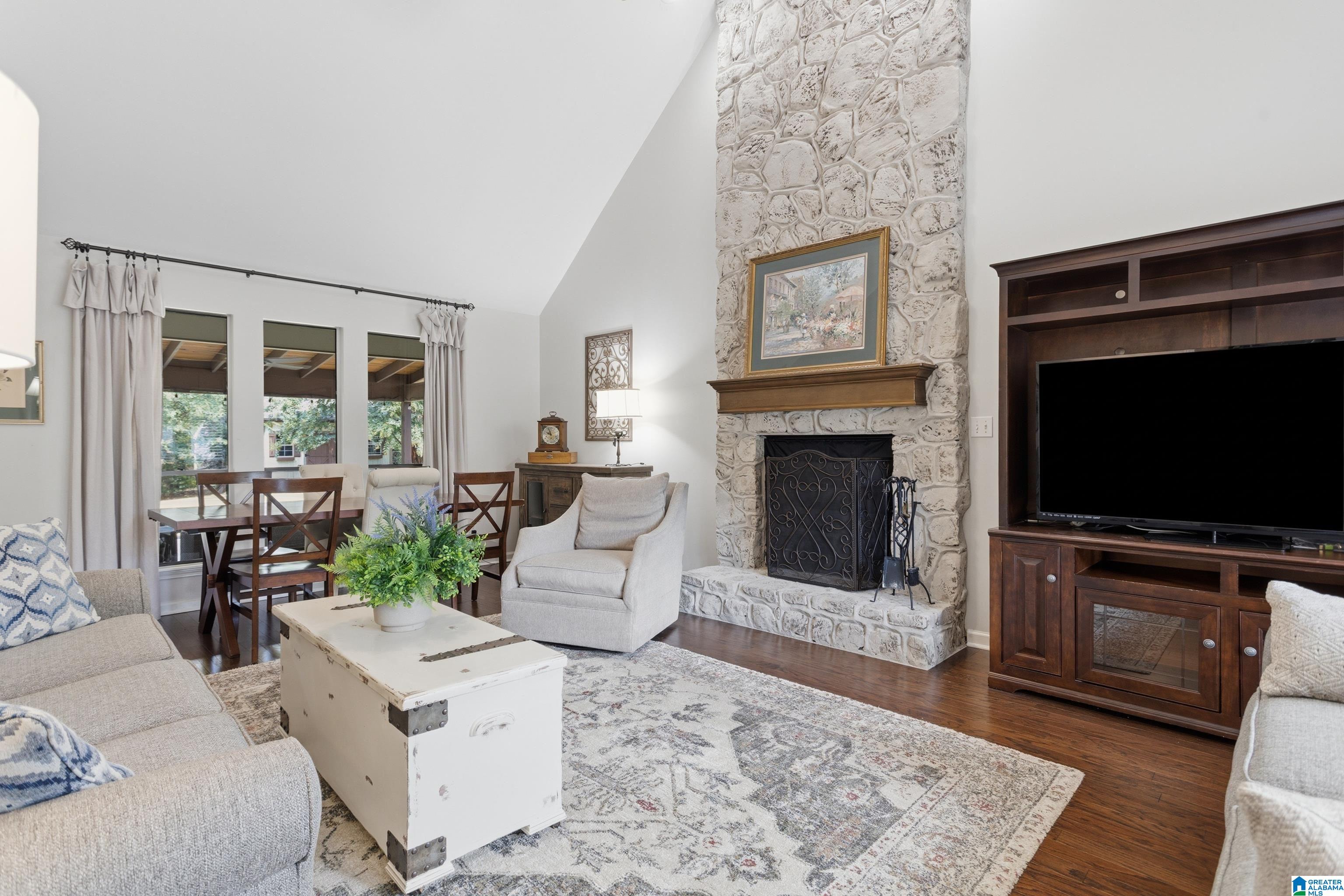 Photo 3 of Sale Pending at 1350 Shades Run Cir, Hoover, AL 35244 | MLS# 21464109 | Listing updated on 2026-09-16
