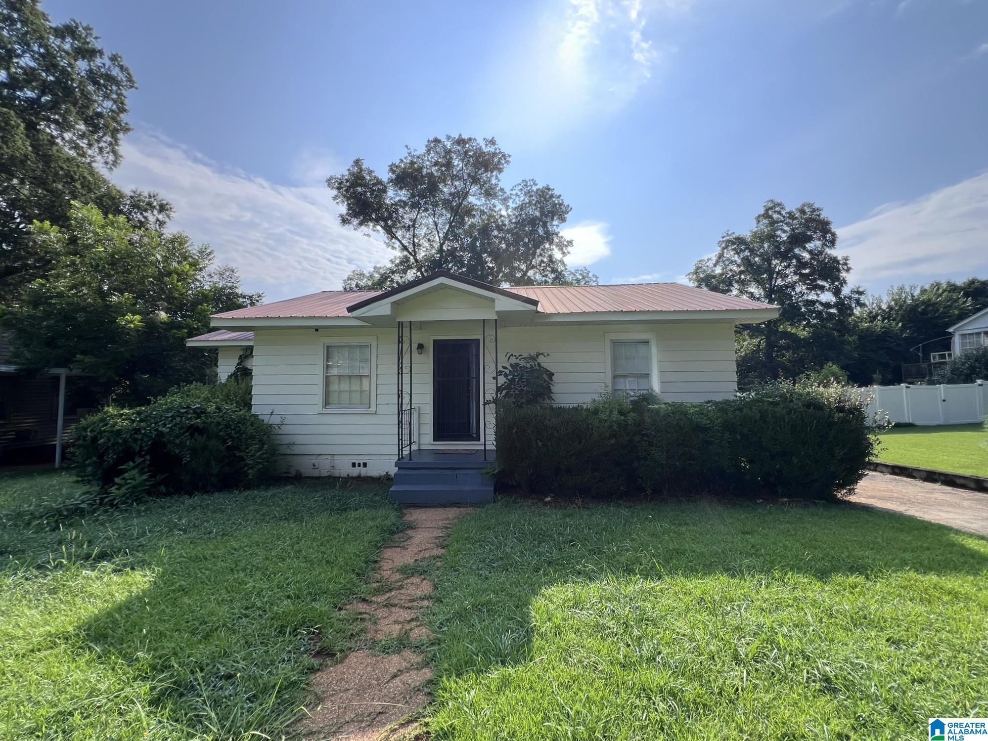 712 CHEROKEE STREET