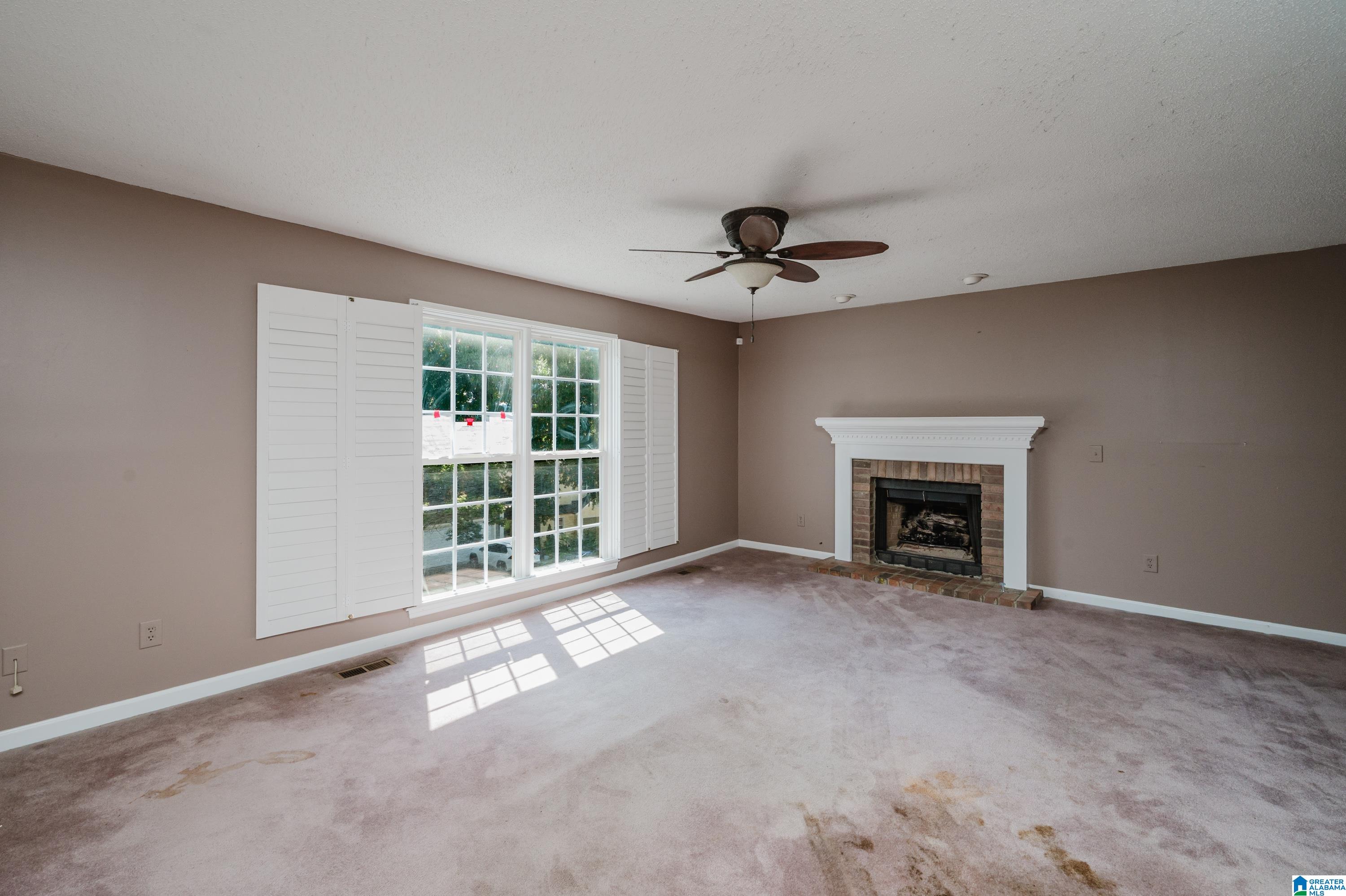 Photo 4 of Sale Pending at 2220 Williamsburg Dr, Pelham, AL 35124 | MLS# 21464121 | Listing updated on 2026-09-15