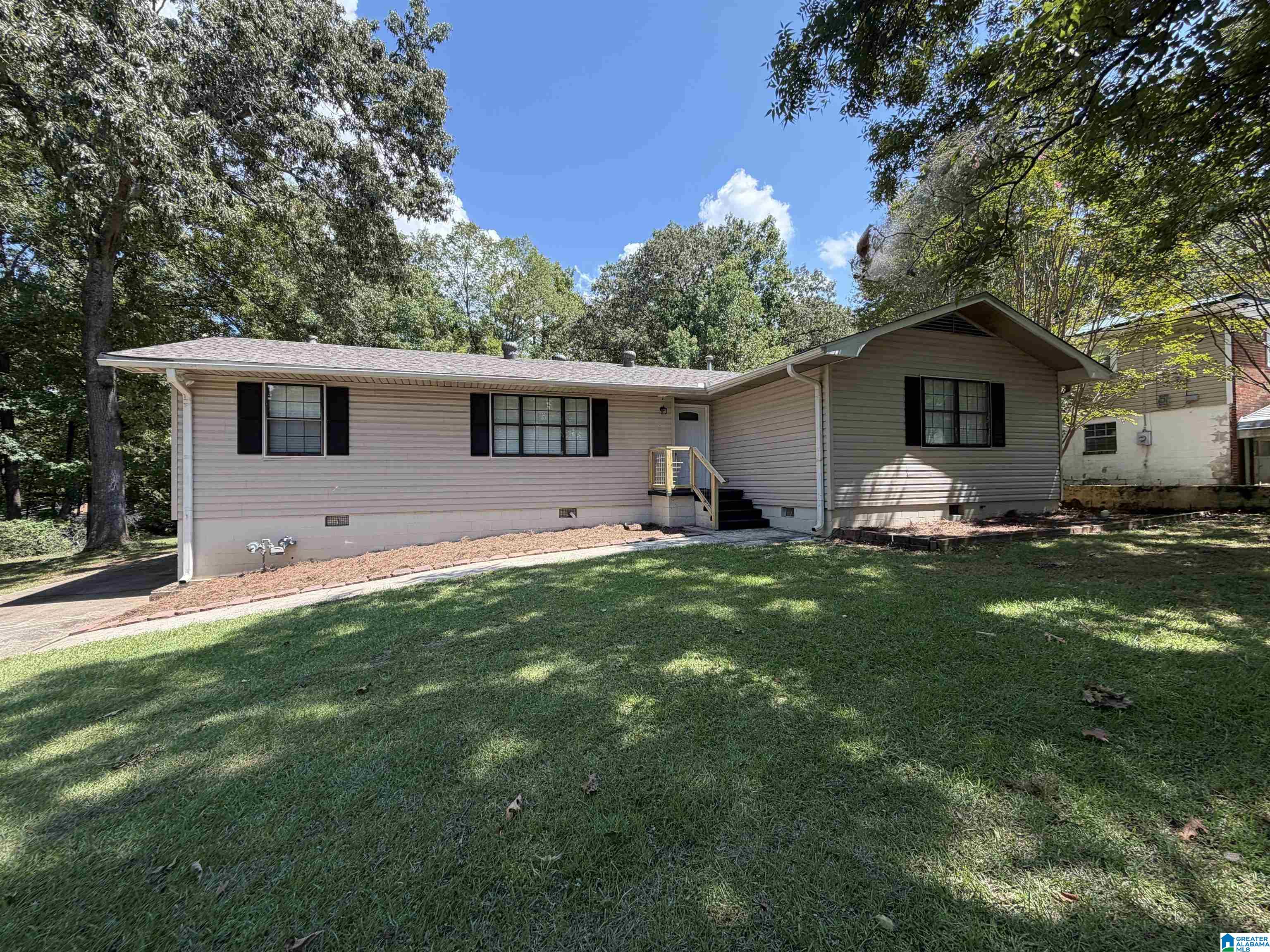 Photo 1 of Single family home for sale at 1541 Highland Dr, Birmingham, AL 35235 | MLS# 21464126 | Listing updated on 2026-09-05