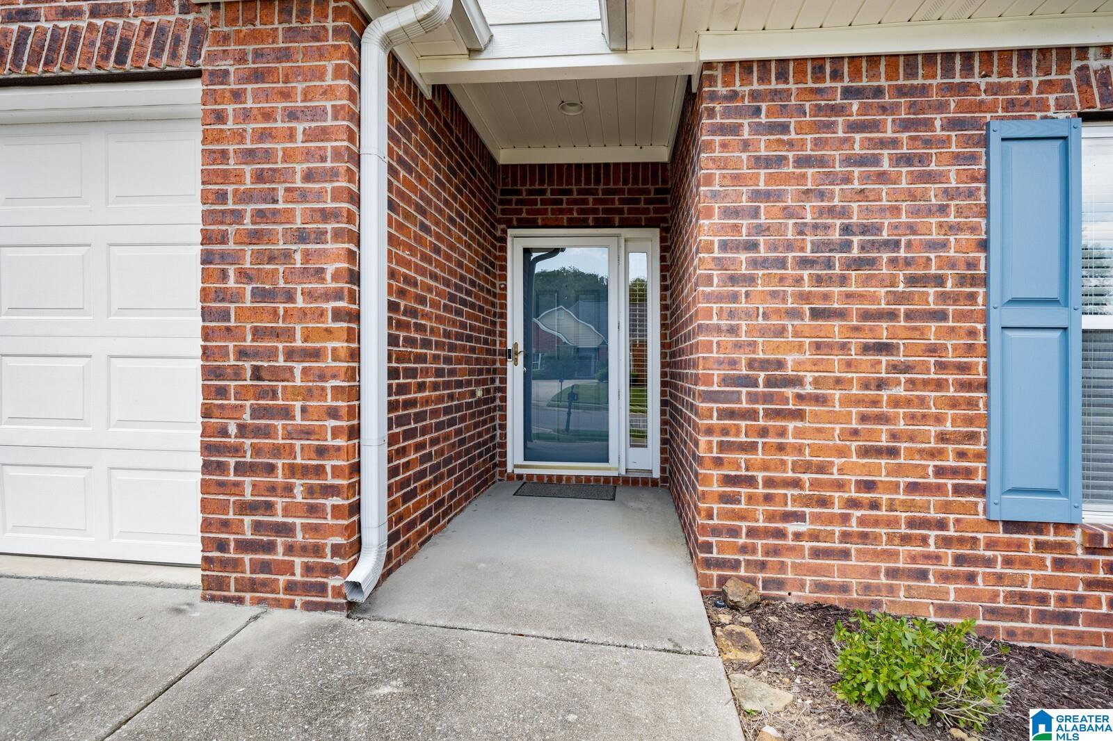 Photo 2 of Sale Pending at 4988 Paradise Lake Cir, Hoover, AL 35244 | MLS# 21464132 | Listing updated on 2026-09-16