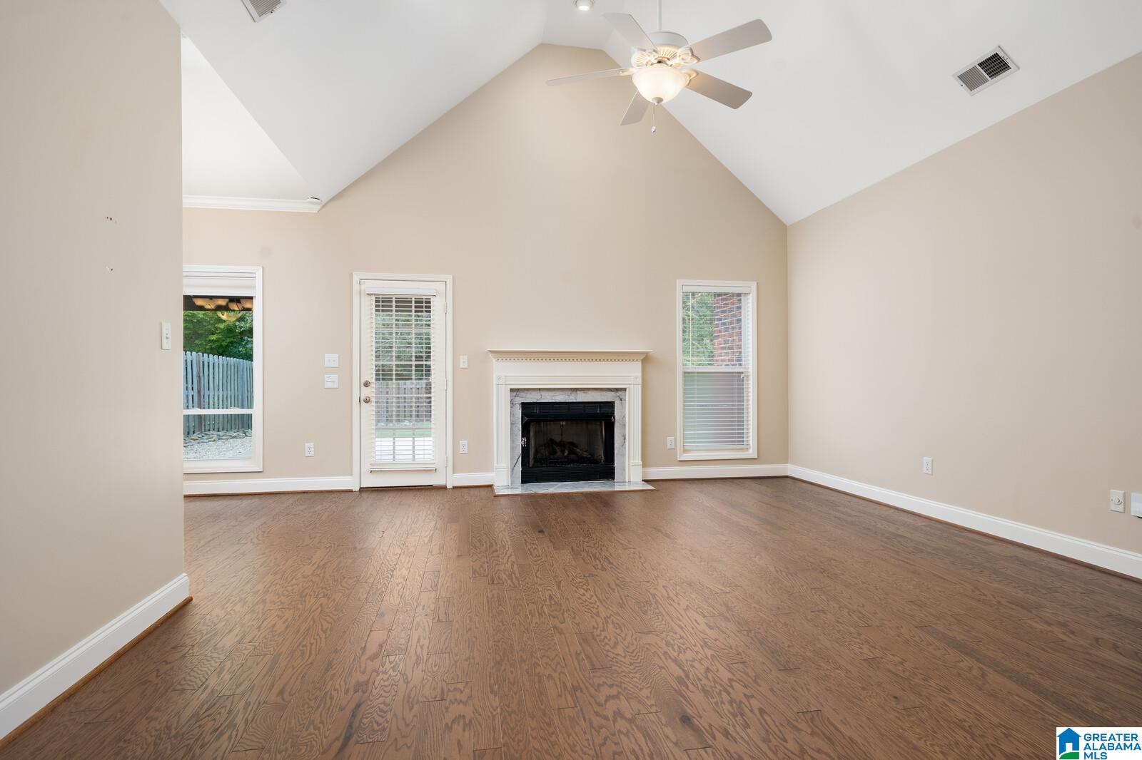 Photo 4 of Sale Pending at 4988 Paradise Lake Cir, Hoover, AL 35244 | MLS# 21464132 | Listing updated on 2026-09-16