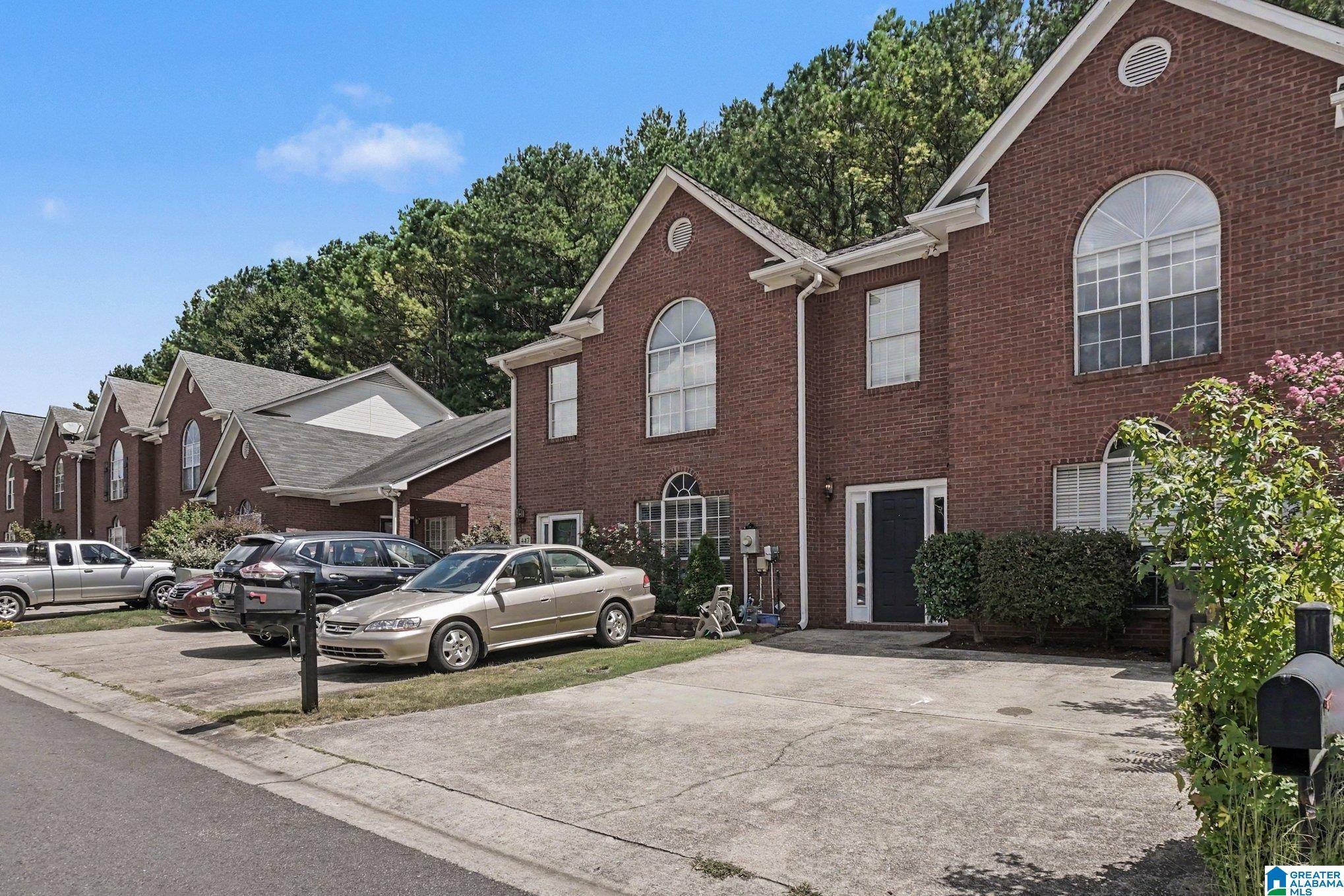 Photo 3 of Townhouse for sale at 449 Cambrian Ridge Trl, Pelham, AL 35124 | MLS# 21464139 | Listing updated on 2026-09-25