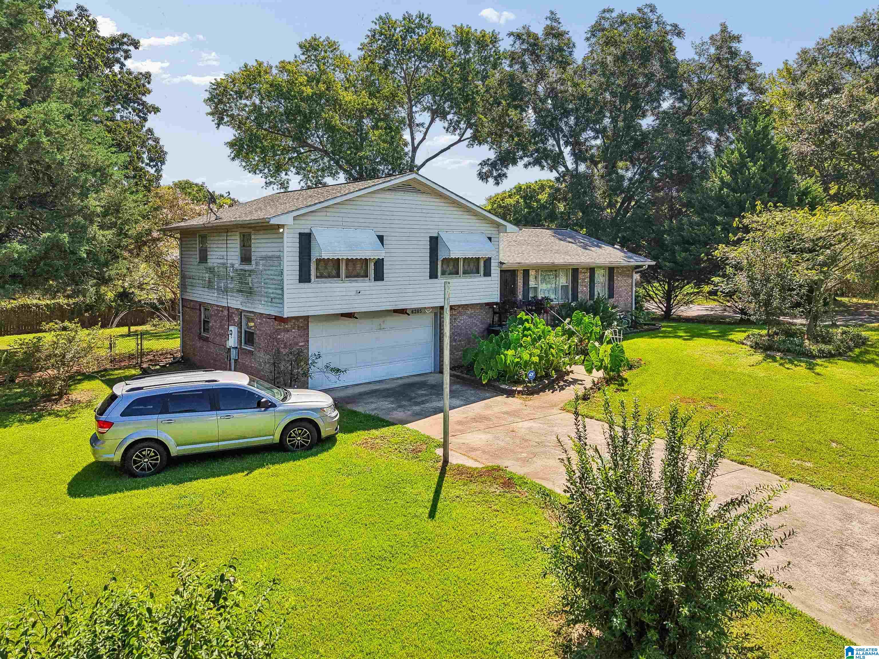 Photo 1 of Single family home for sale at 6205 Cane Crk Dr, Anniston, AL 36206 | MLS# 21464143 | Listing updated on 2026-09-14
