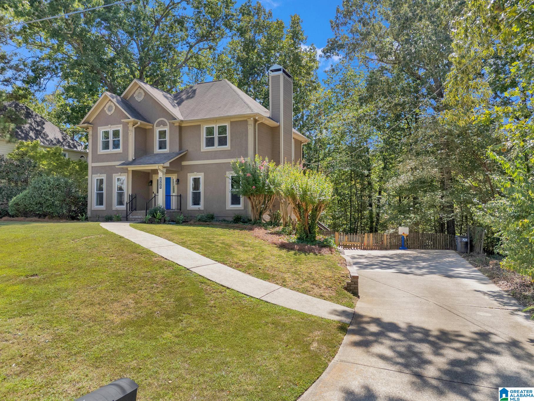 Photo 3 of Single family home for sale at 2020 Crosscrest Dr, Hoover, AL 35244 | MLS# 21464176 | Listing updated on 2026-09-13