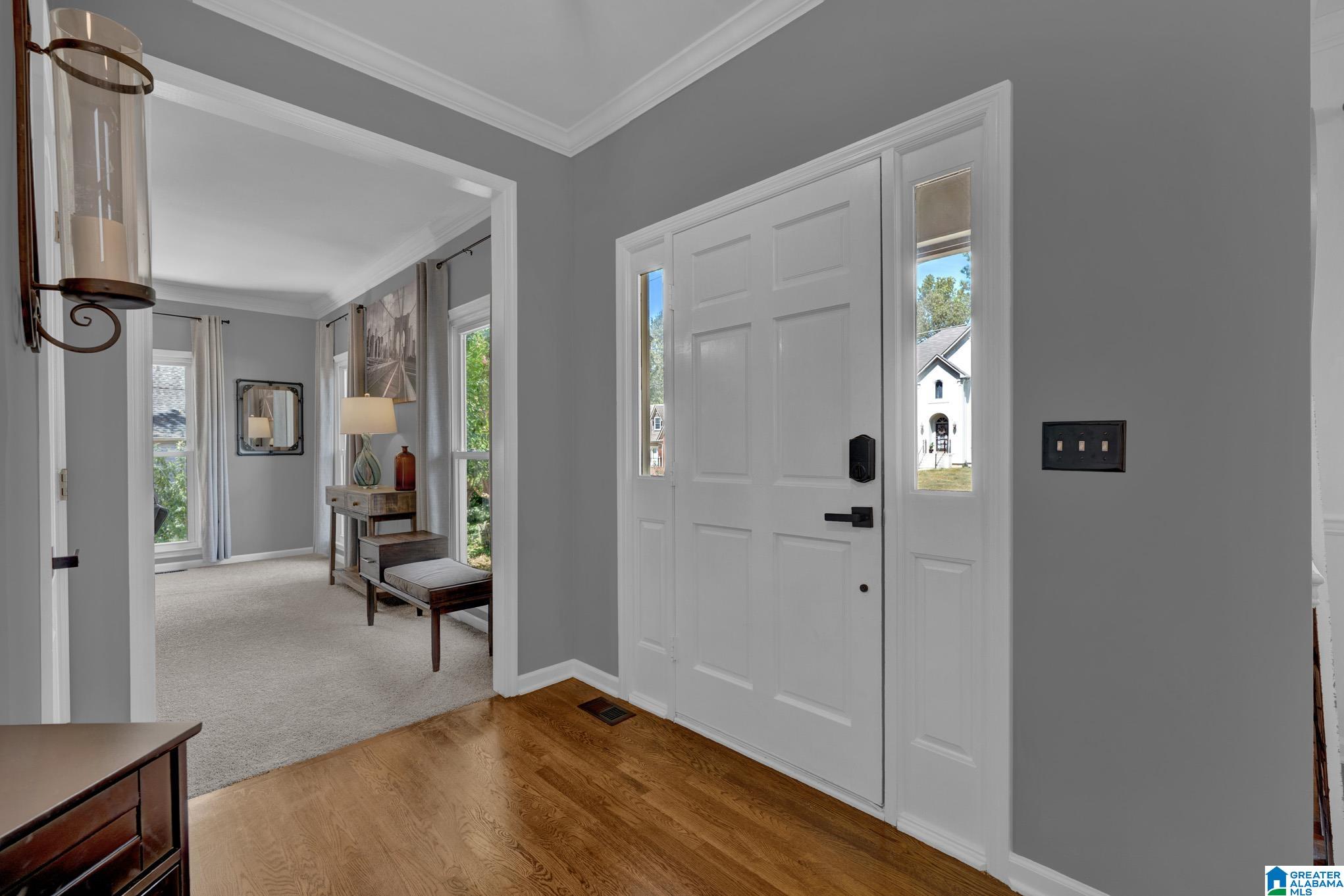 Photo 4 of Single family home for sale at 2020 Crosscrest Dr, Hoover, AL 35244 | MLS# 21464176 | Listing updated on 2026-09-13