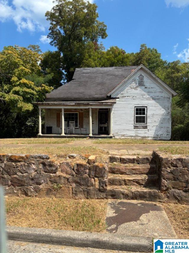 Photo 2 of Single family home for sale at 1403 Mulberry Ave, Anniston, AL 36201 | MLS# 21464178 | Listing updated on 2026-09-05