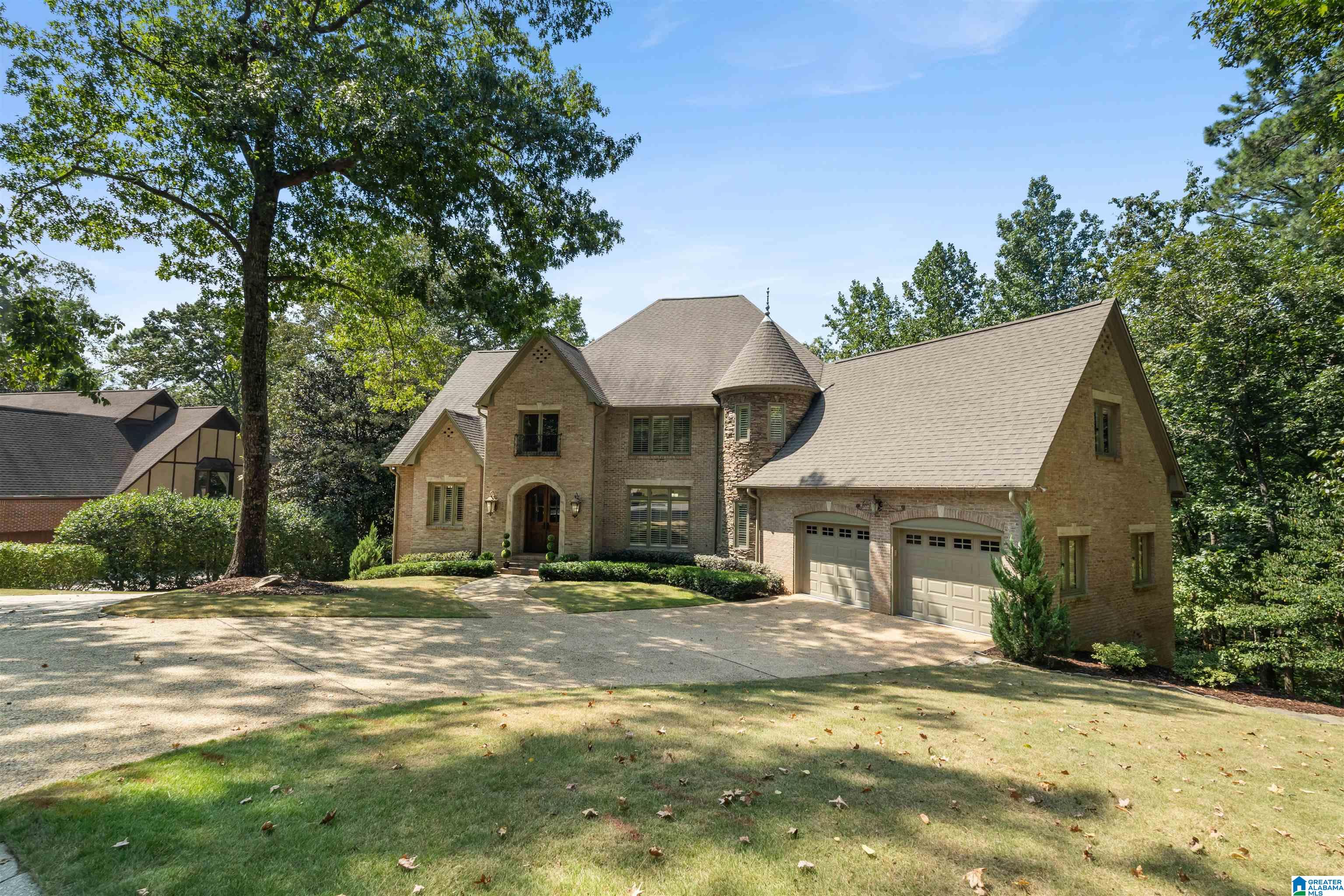 Photo 3 of Sale Pending at 2034 Country Ridge Pl, Vestavia, AL 35243 | MLS# 21464183 | Listing updated on 2026-09-12