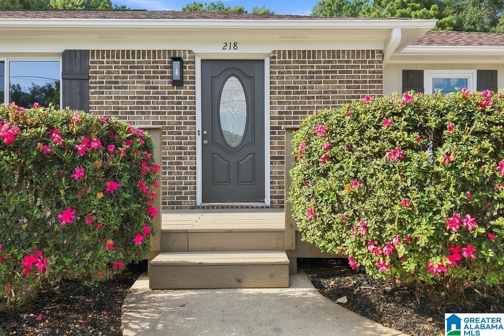 Photo 2 of Single family home for sale at 218 Yellowhammer Dr, Alabaster, AL 35007 | MLS# 21464185 | Listing updated on 2026-09-05