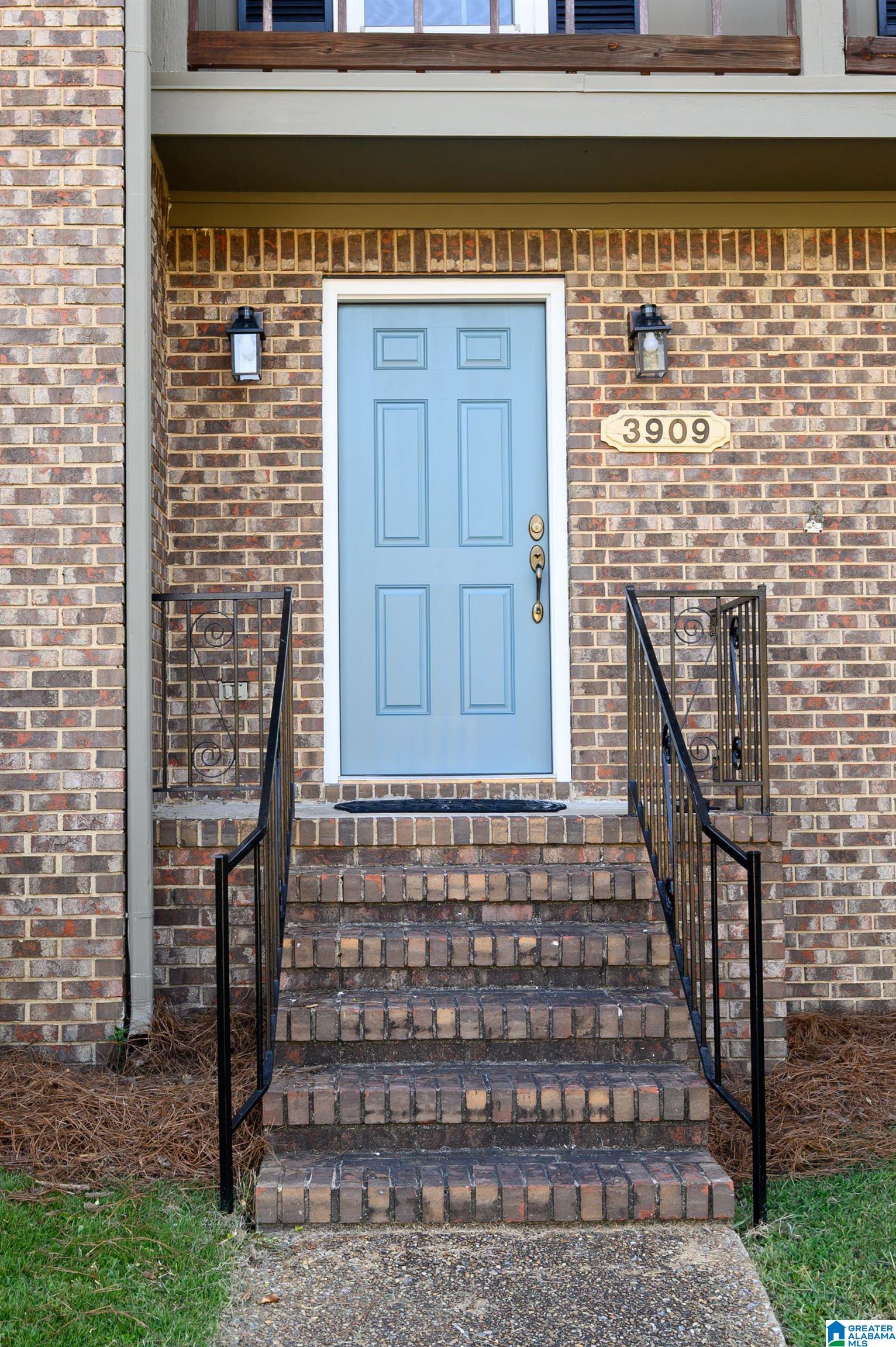 Photo 3 of Sale Pending at 3909 Asbury Park Cir, Vestavia, AL 35243 | MLS# 21464198 | Listing updated on 2026-09-09