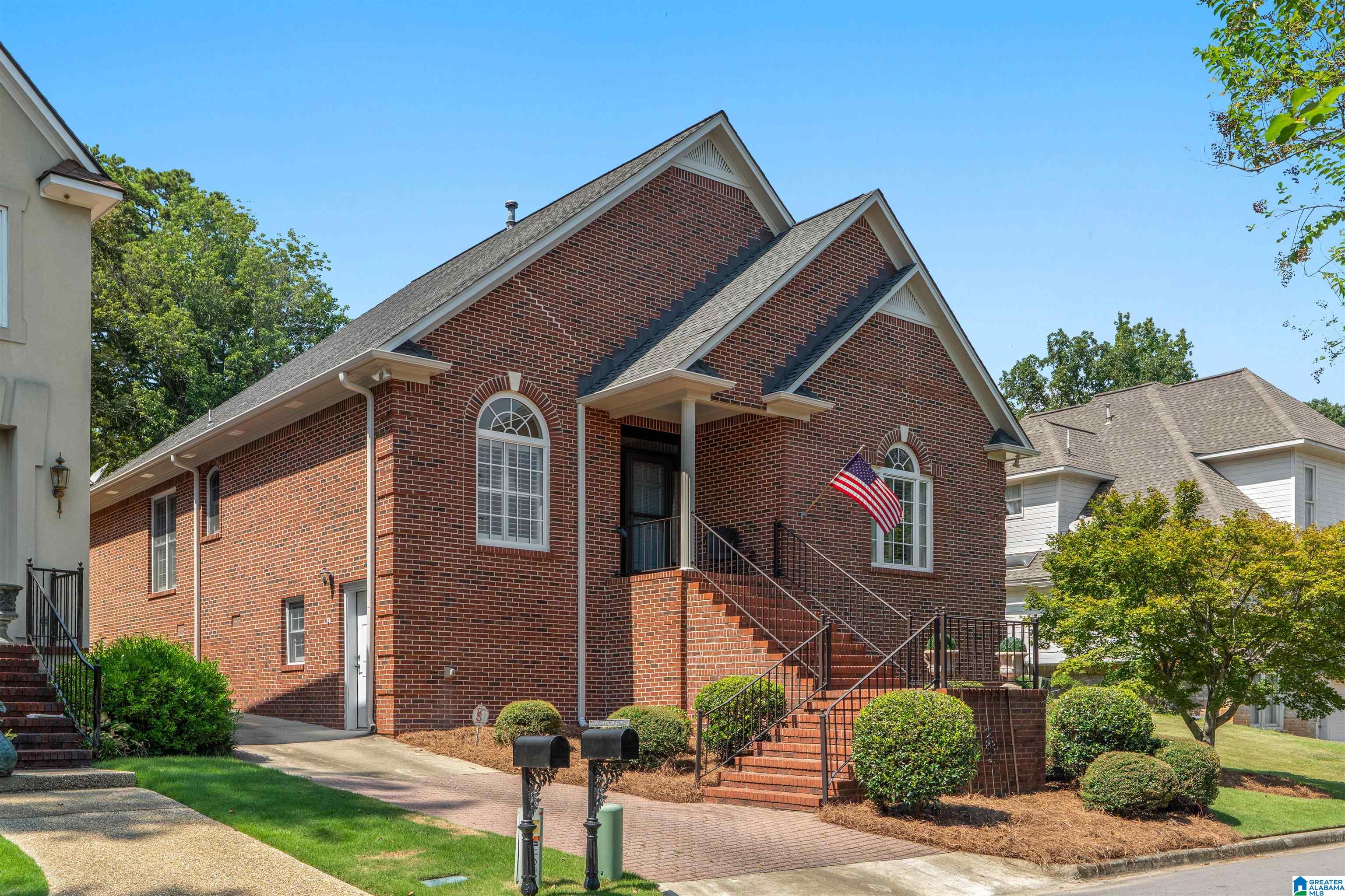 Photo 2 of Sale Pending at 1287 Daventry Ct, Vestavia, AL 35243 | MLS# 21464207 | Listing updated on 2026-09-09