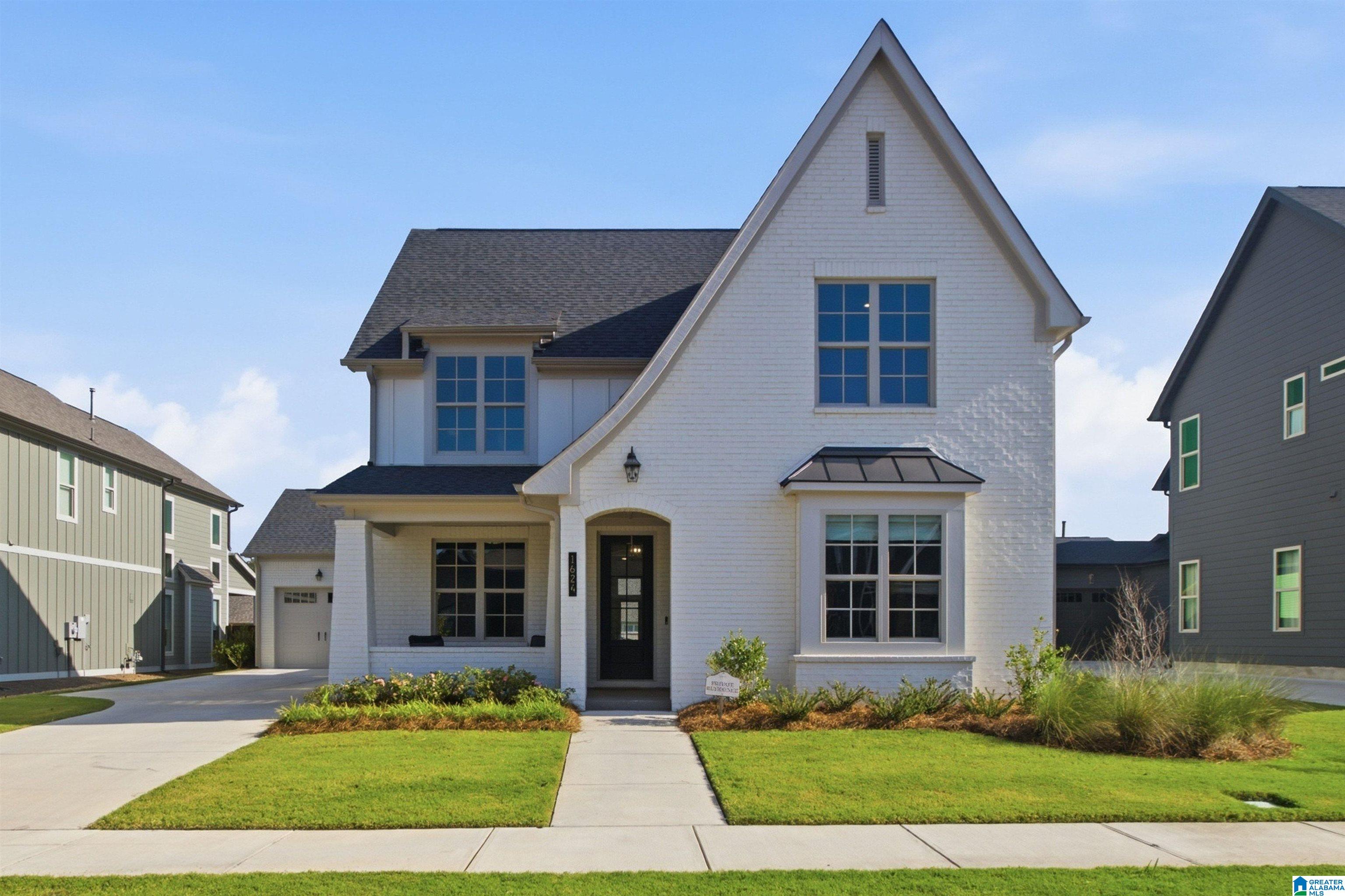 Photo 2 of Single family home for sale at 1624 Skye Pass, Hoover, AL 35244 | MLS# 21464233 | Listing updated on 2026-09-09