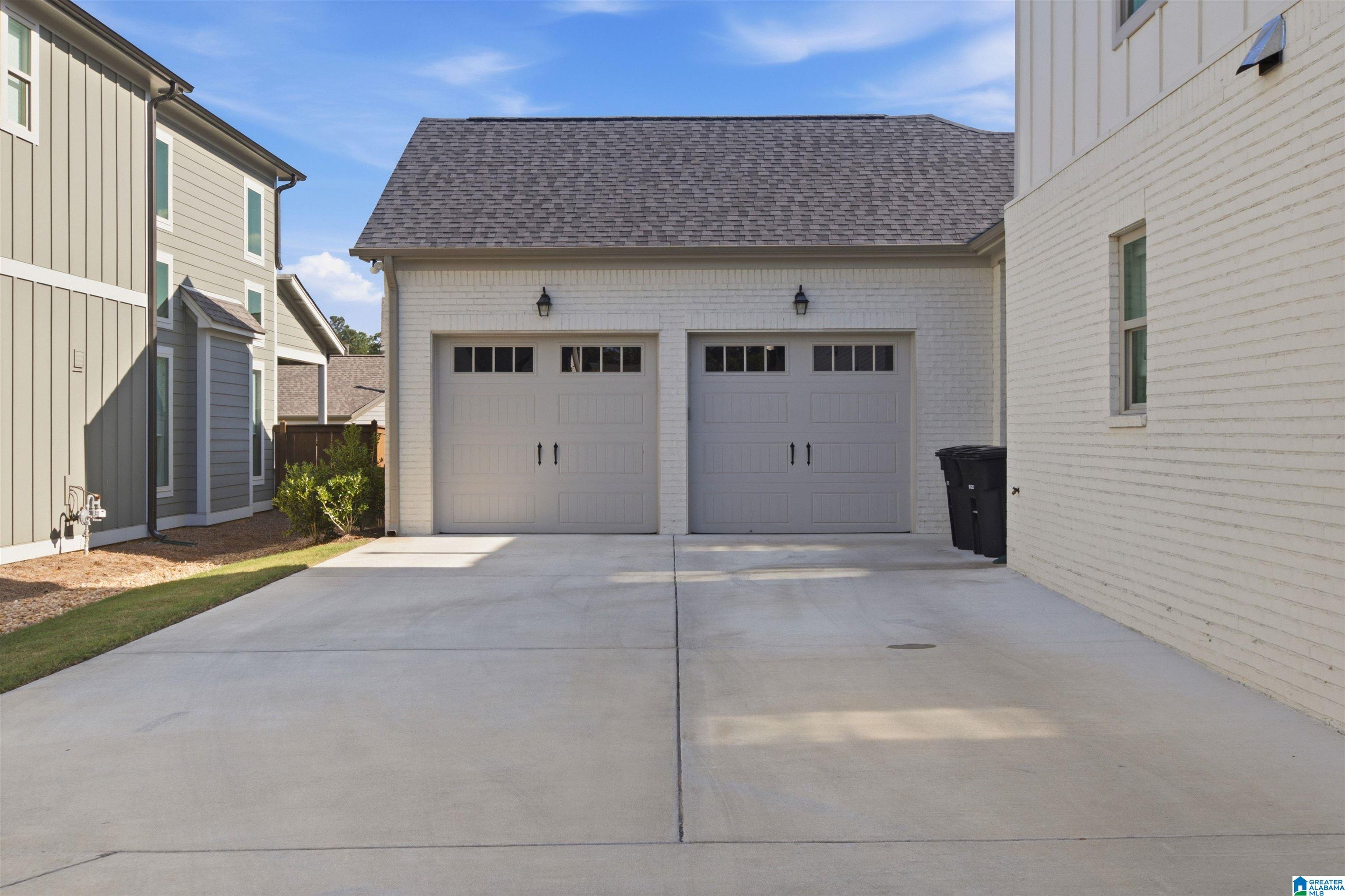 Photo 3 of Single family home for sale at 1624 Skye Pass, Hoover, AL 35244 | MLS# 21464233 | Listing updated on 2026-09-09
