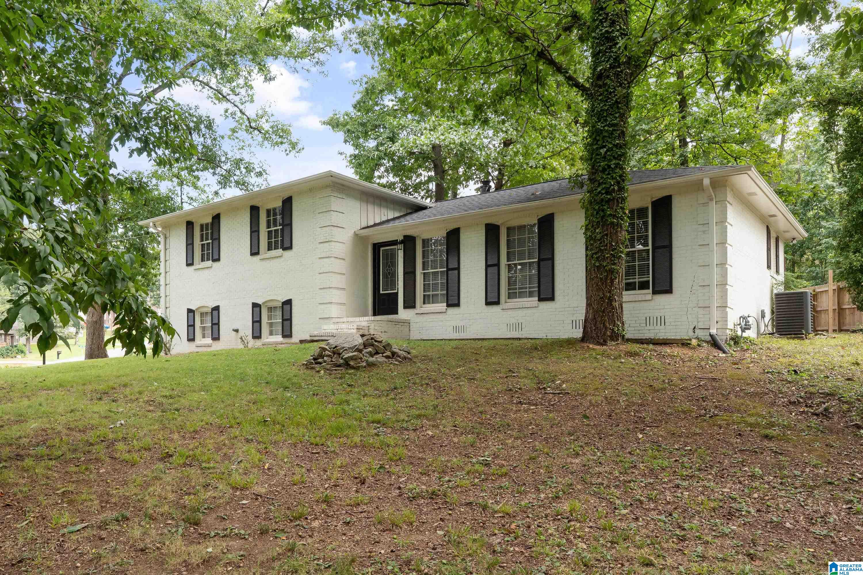 Photo 3 of Single family home for sale at 1345 Winola Ln, Birmingham, AL 35235 | MLS# 21464256 | Listing updated on 2026-09-14