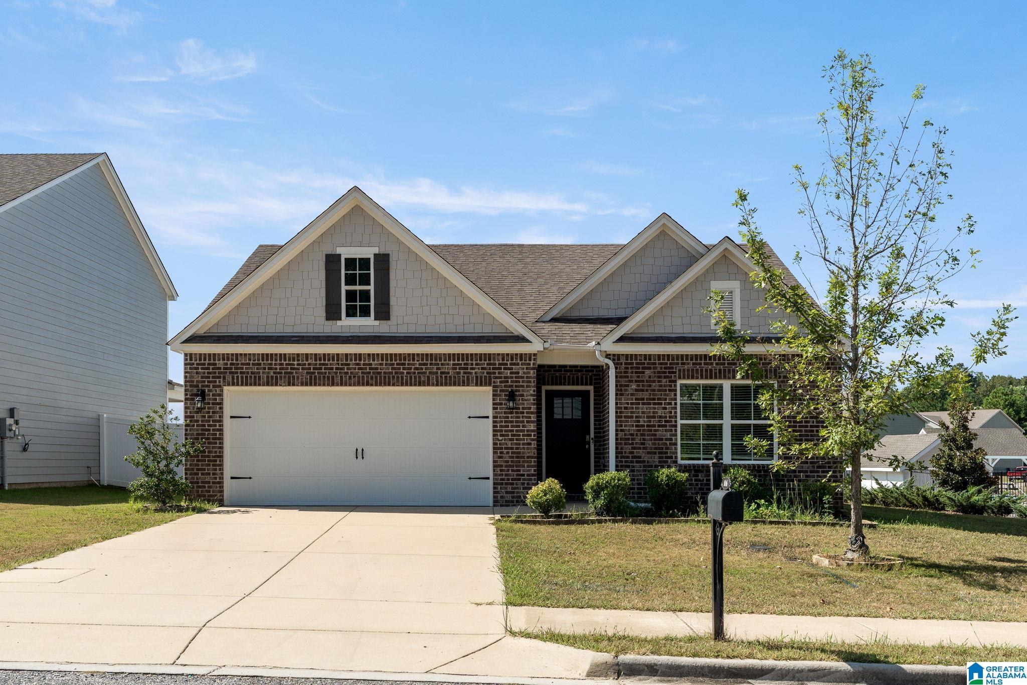 Photo 1 of Sale Pending at 1016 Flyway View Ln, Alabaster, AL 35007 | MLS# 21464263 | Listing updated on 2026-09-20