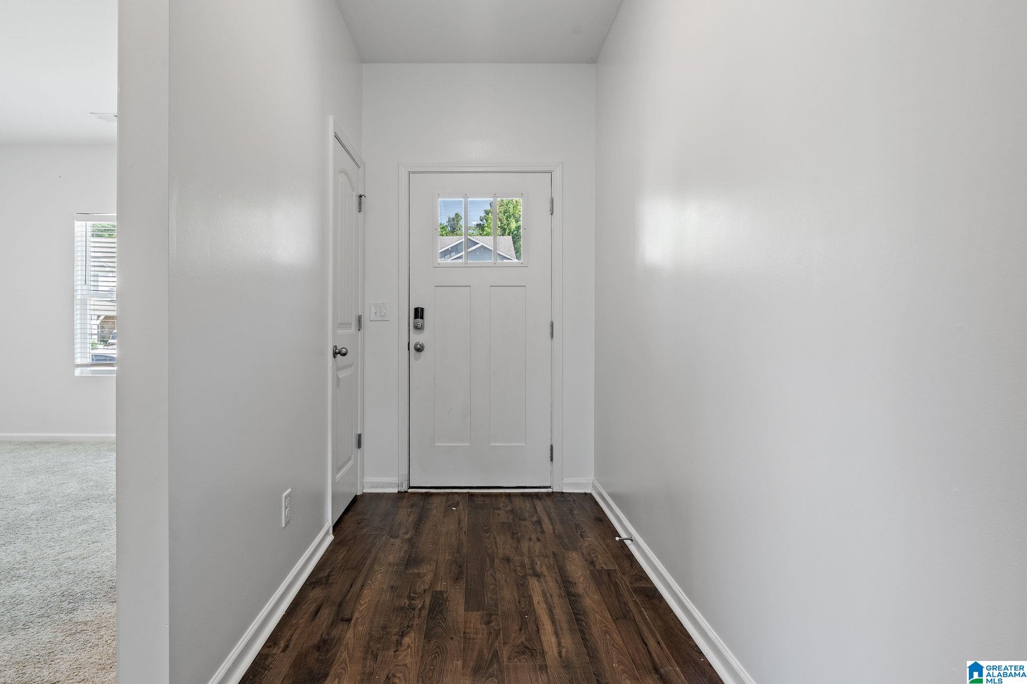 Photo 4 of Sale Pending at 1016 Flyway View Ln, Alabaster, AL 35007 | MLS# 21464263 | Listing updated on 2026-09-20