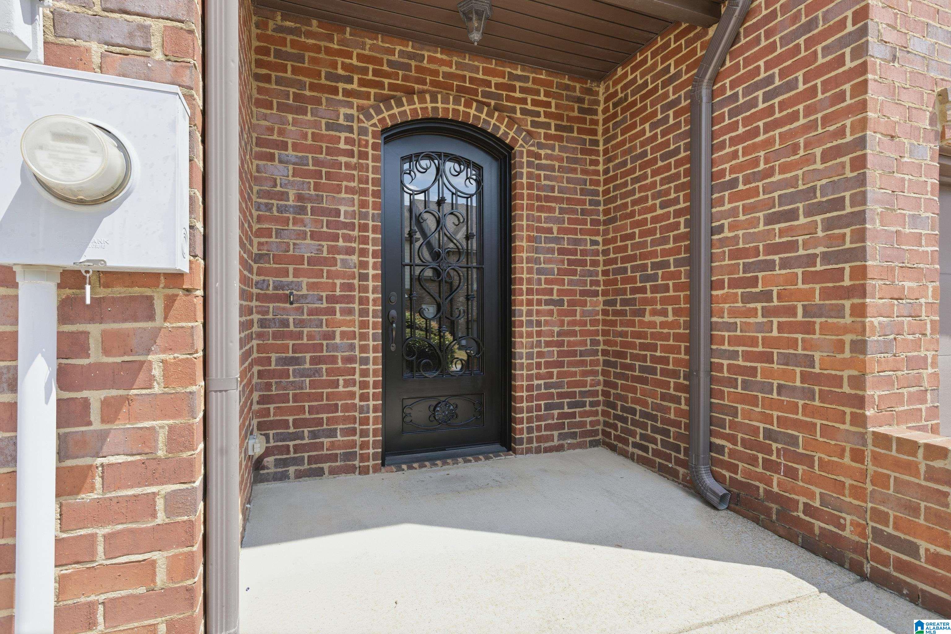 Photo 2 of Townhouse for sale at 648 Flag Cir, Hoover, AL 35226 | MLS# 21464271 | Listing updated on 2026-09-08