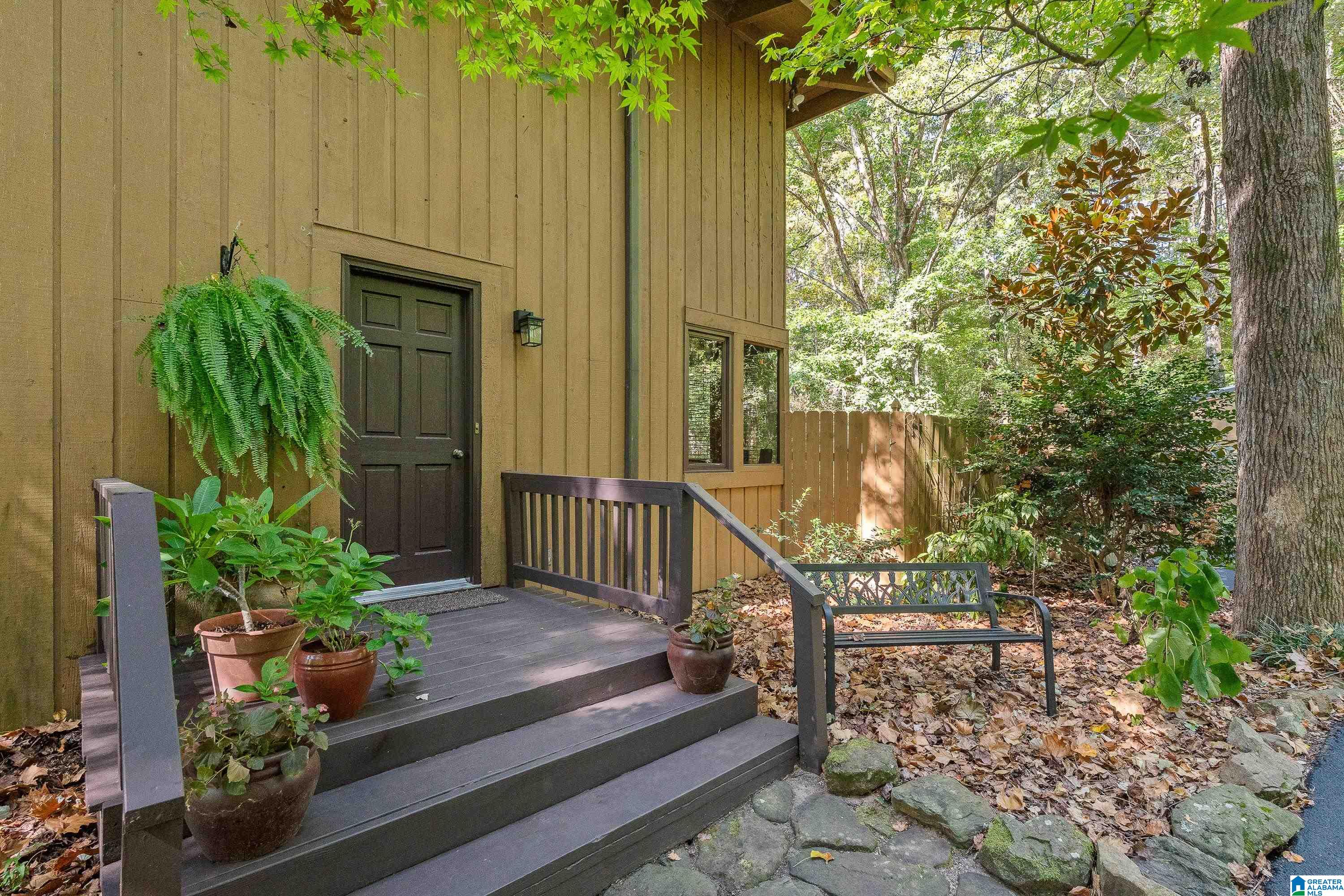 Photo 3 of Single family home for sale at 1827 Lake Knowl Dr, Helena, AL 35080 | MLS# 21464288 | Listing updated on 2026-09-17
