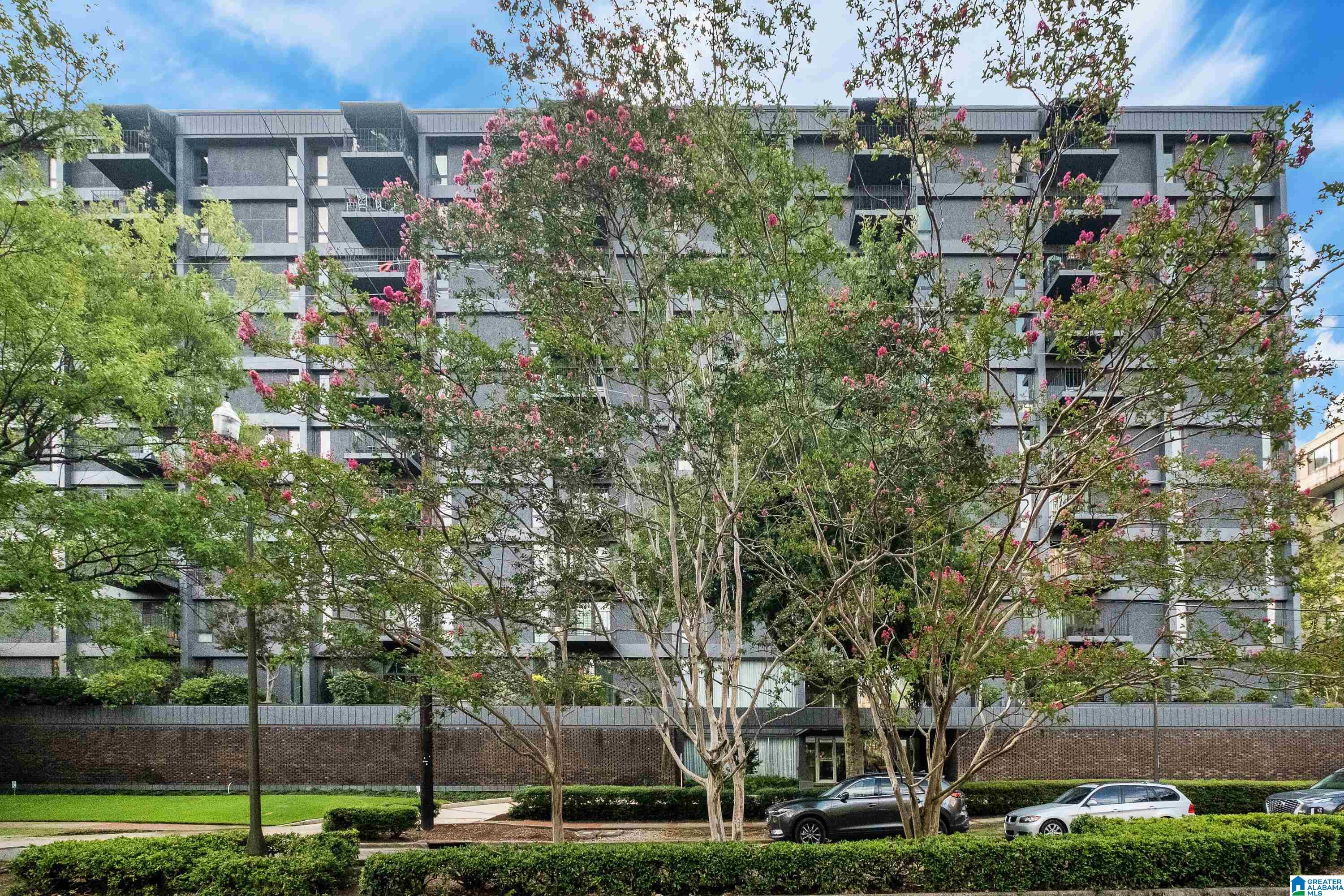 Photo 1 of Condo for sale at 2717 Highland Ave S #606, Birmingham, AL 35205 | MLS# 21464319 | Listing updated on 2026-09-08
