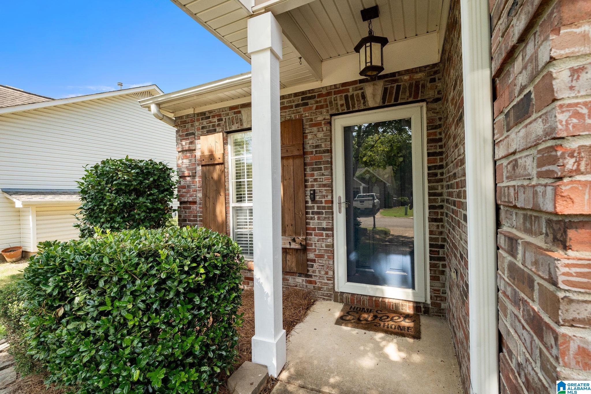 Photo 2 of Sale Pending at 5271 Cottage Ln, Hoover, AL 35226 | MLS# 21464332 | Listing updated on 2026-09-12