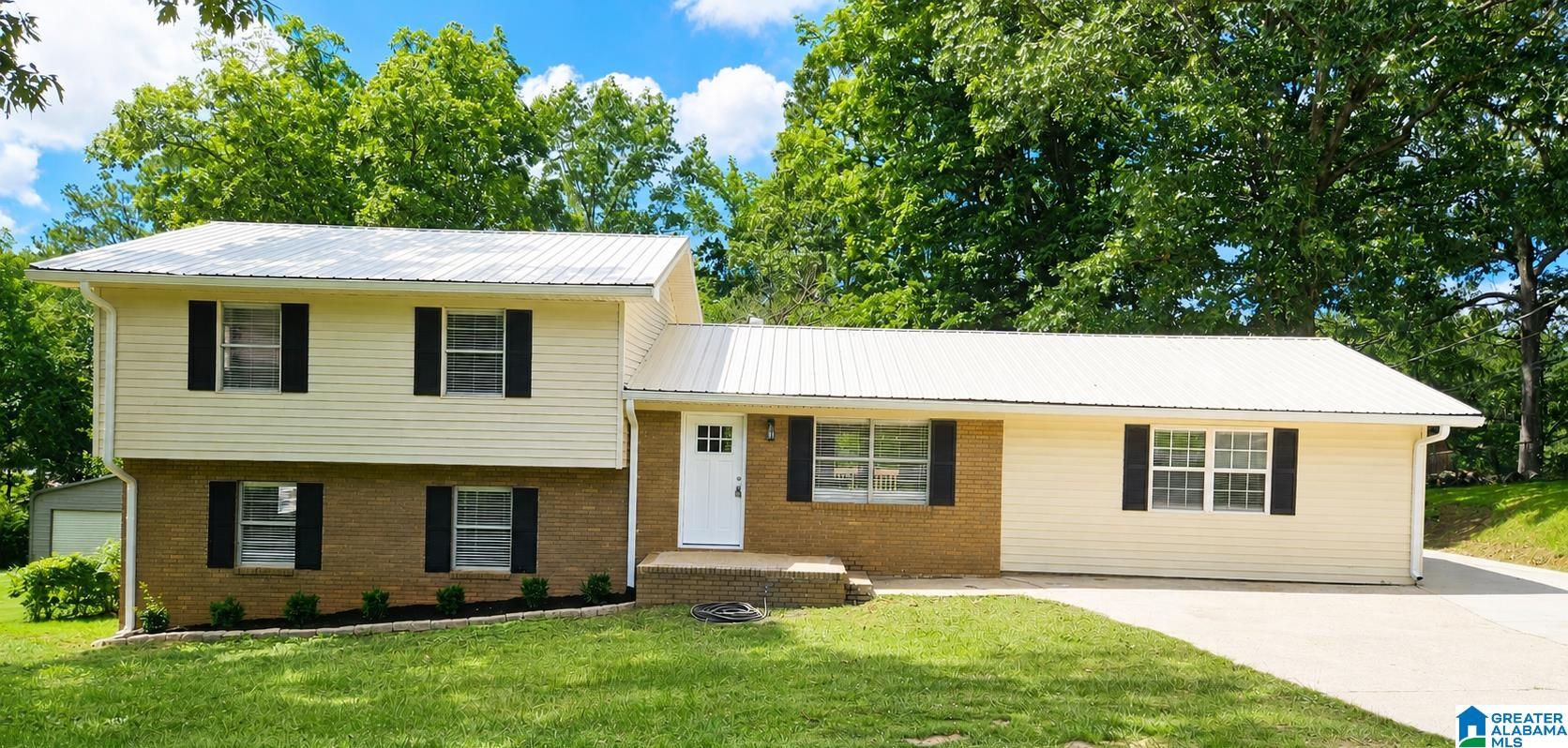 Photo 1 of Single family home for sale at 1119 Chatwood Dr, Anniston, AL 36206 | MLS# 21464343 | Listing updated on 2026-09-09