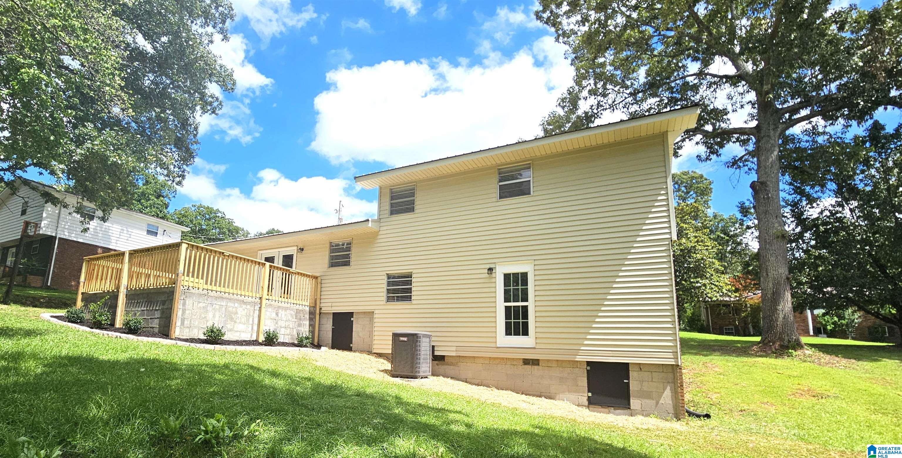 Photo 2 of Single family home for sale at 1119 Chatwood Dr, Anniston, AL 36206 | MLS# 21464343 | Listing updated on 2026-09-09