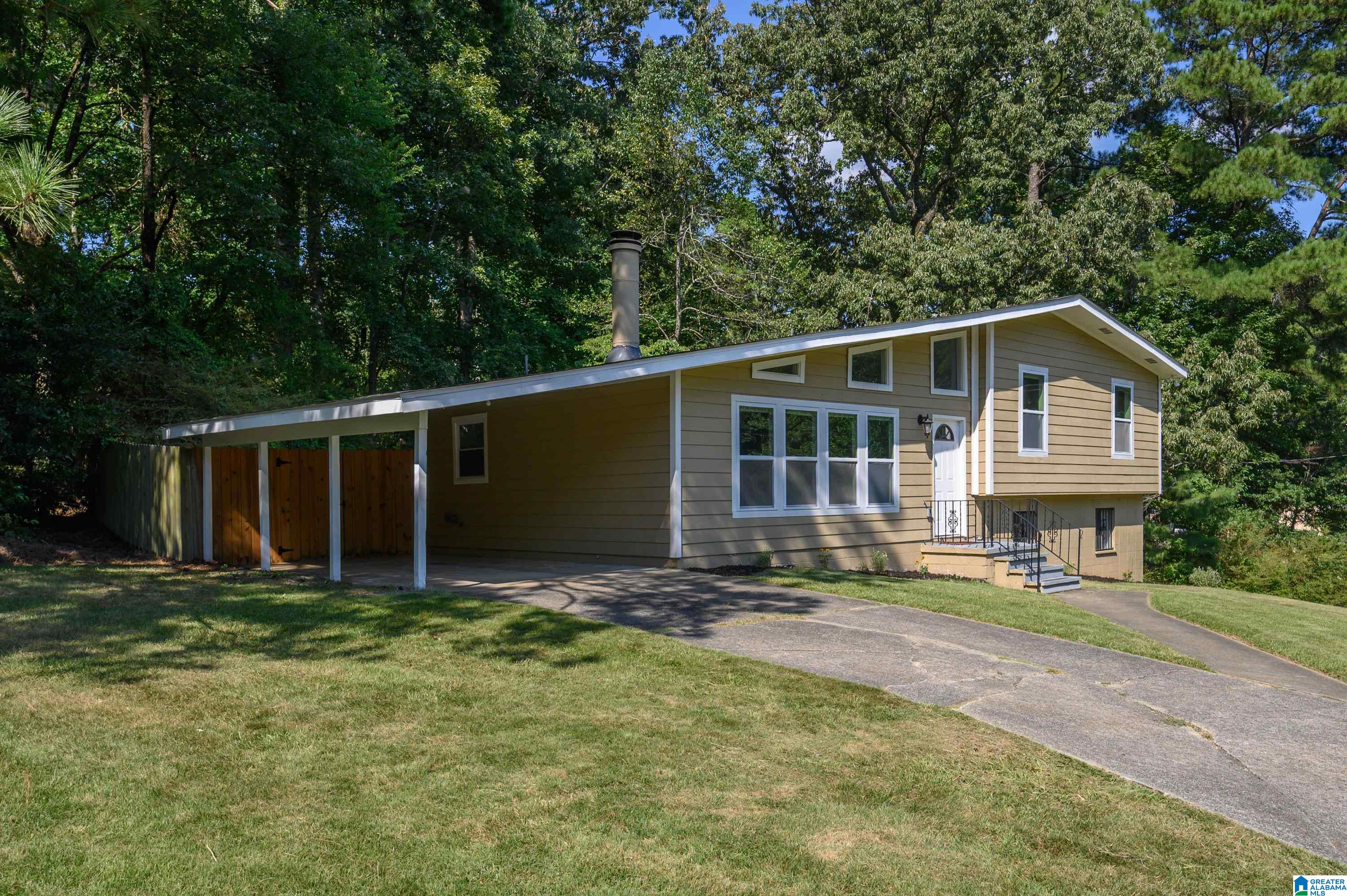 Photo 2 of Single family home for sale at 5152 Beacon Dr, Irondale, AL 35210 | MLS# 21464354 | Listing updated on 2026-09-16