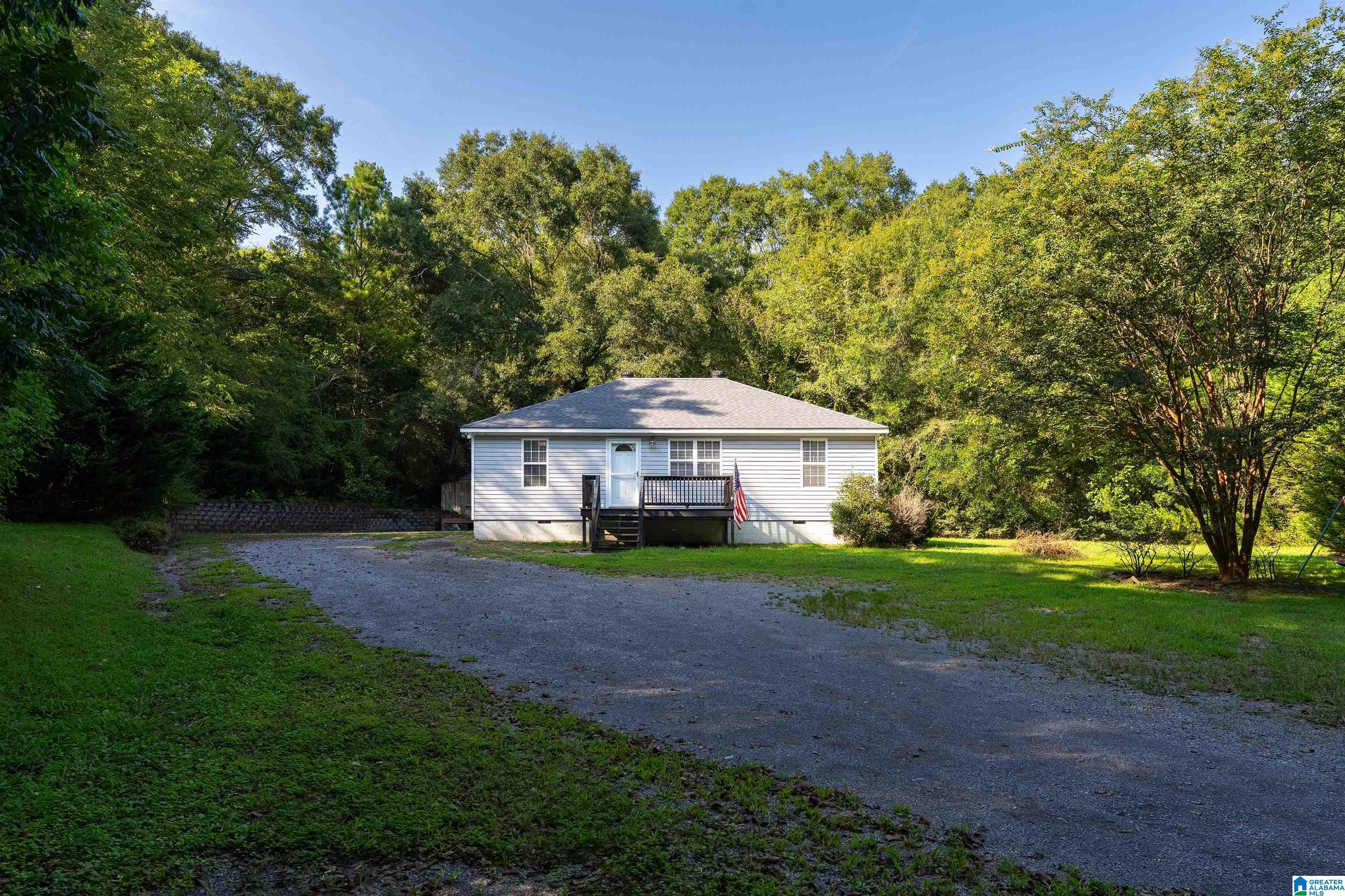 Photo 1 of Single family home for sale at 83 Park Ave, Springville, AL 35146 | MLS# 21464374 | Listing updated on 2026-09-09