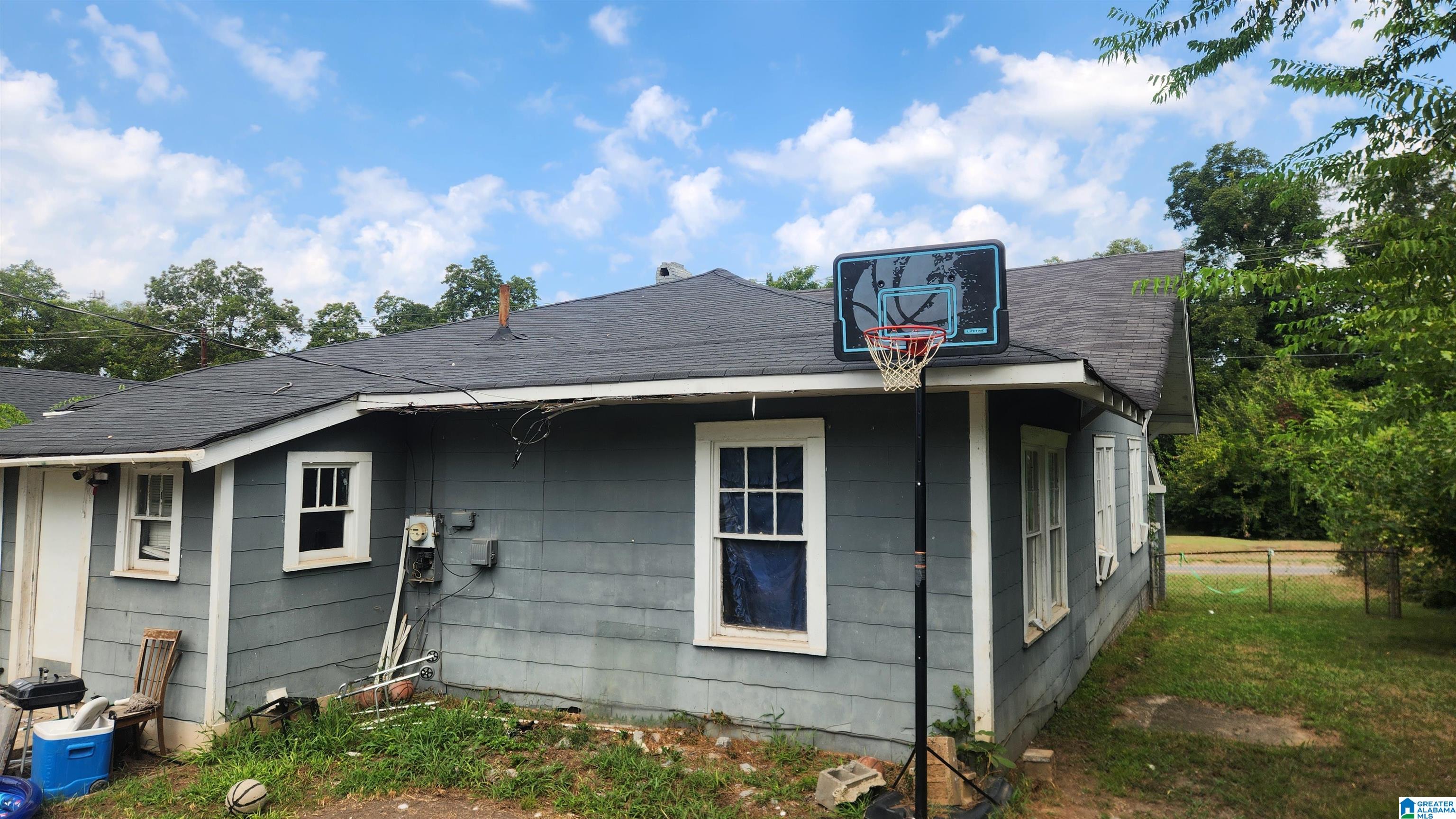Photo 2 of Single family home for sale at 421 Valley Rd, Fairfield, AL 35064 | MLS# 21464380 | Listing updated on 2026-09-14