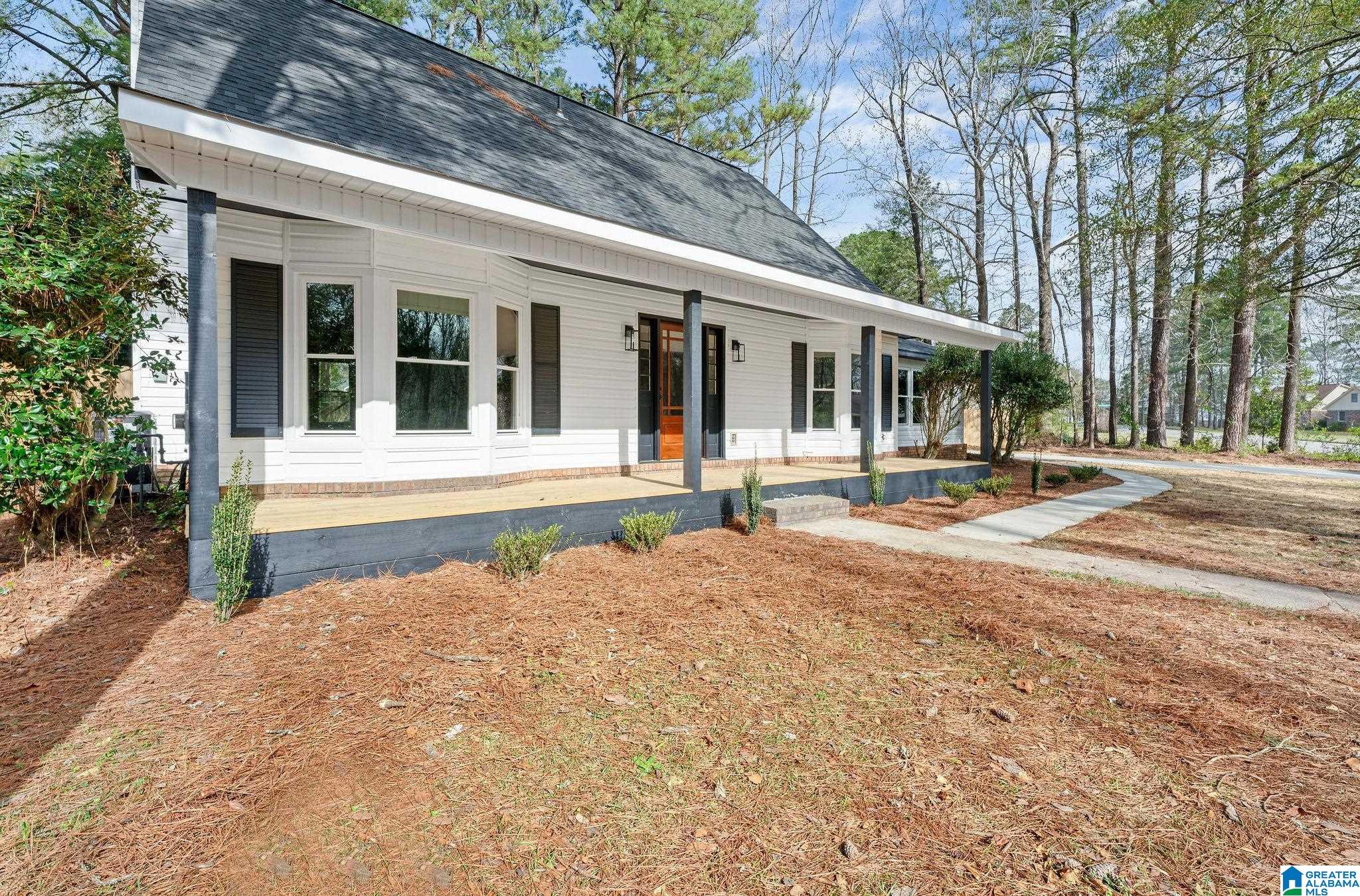 Photo 2 of Sale Pending at 728 Jennifer Dr E, Tuscaloosa, AL 35404 | MLS# 21464386 | Listing updated on 2026-09-22