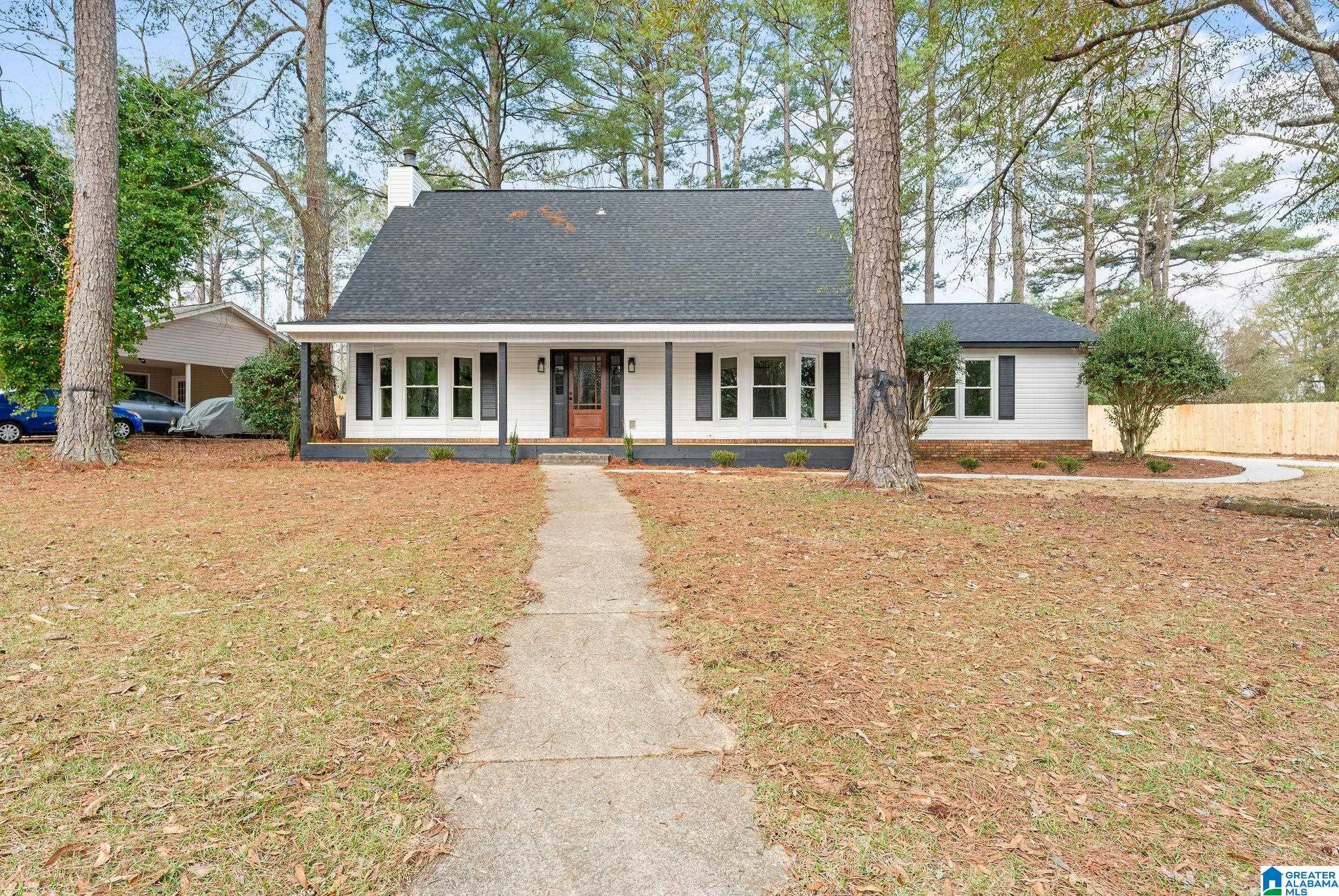 Photo 3 of Sale Pending at 728 Jennifer Dr E, Tuscaloosa, AL 35404 | MLS# 21464386 | Listing updated on 2026-09-22
