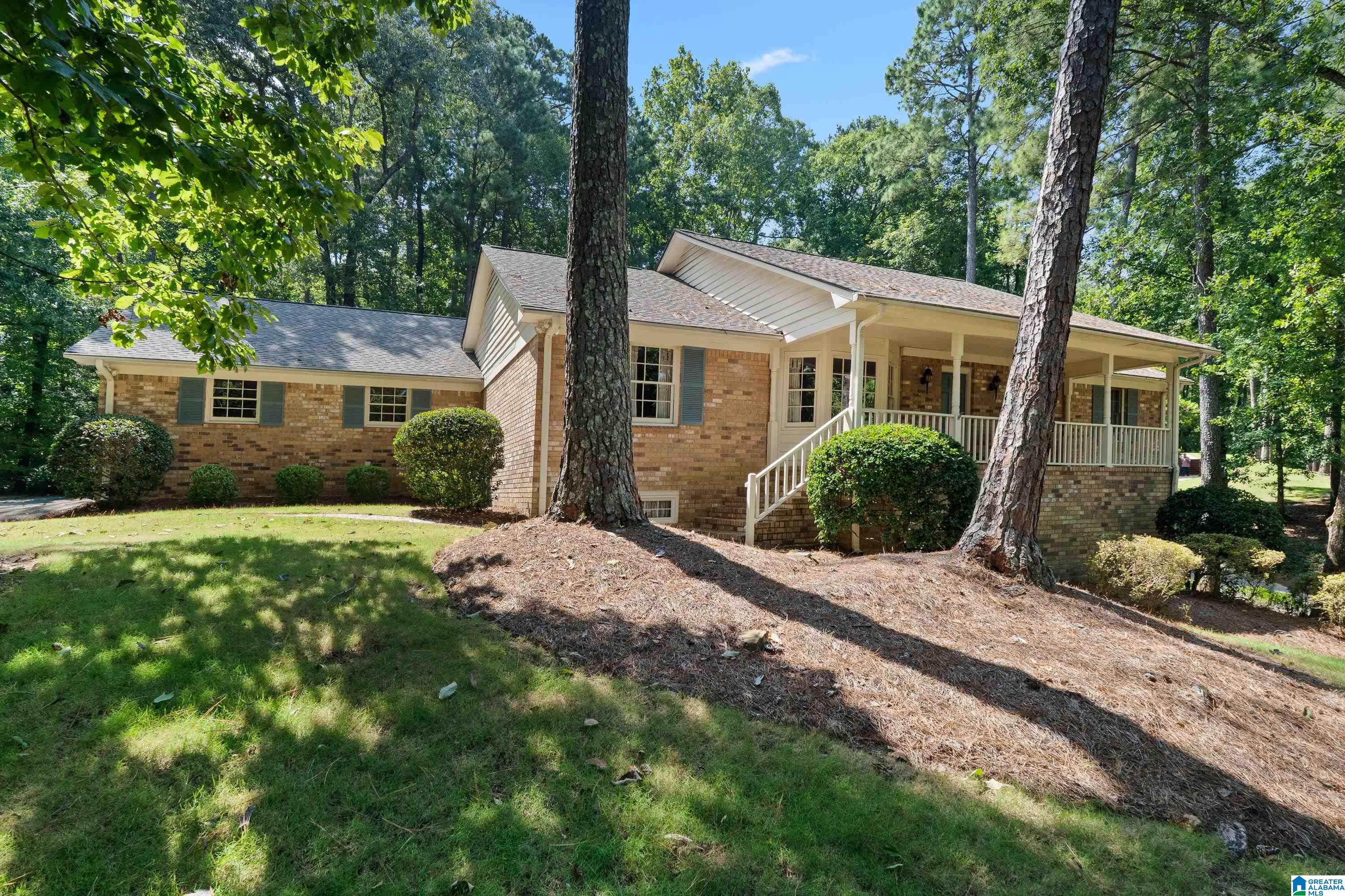 Photo 1 of Single family home for sale at 635 W Riverchase Pkwy, Hoover, AL 35244 | MLS# 21464398 | Listing updated on 2026-09-09