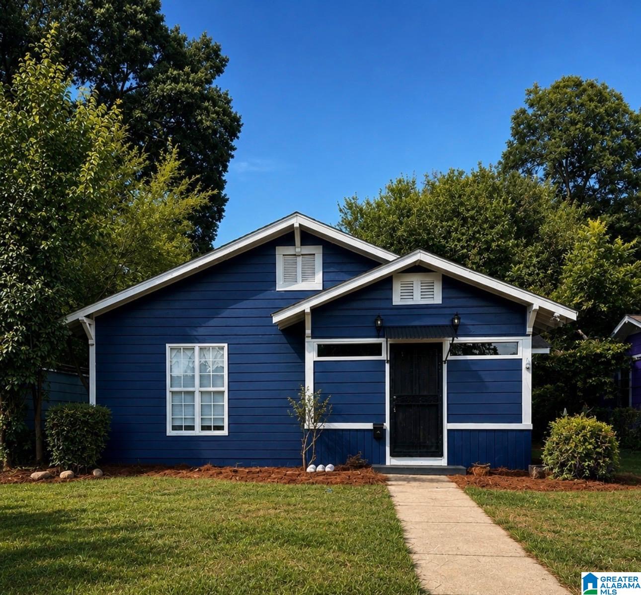 Photo 1 of Single family home for sale at 1425 17th Place Sw, Birmingham, AL 35211 | MLS# 21464400 | Listing updated on 2026-09-09