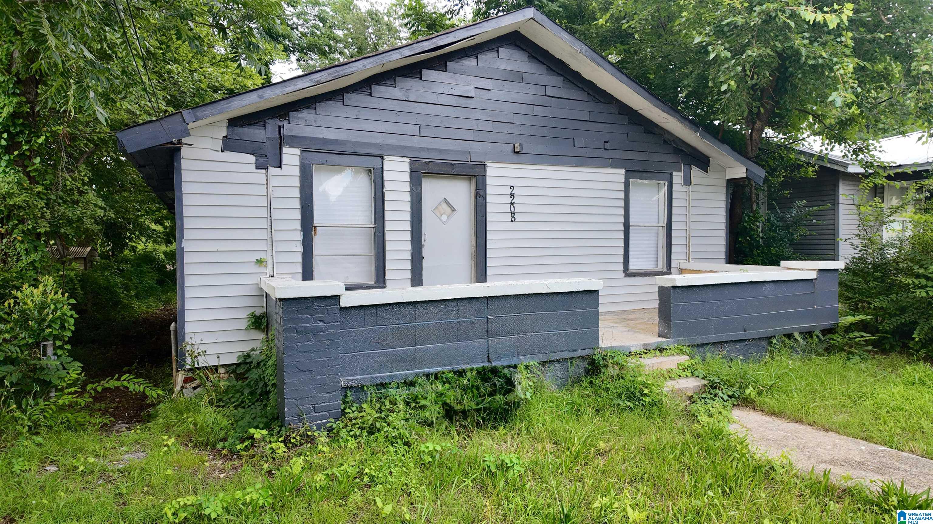 Photo 2 of Single family home for sale at 2208 Mayfield Ave Sw, Birmingham, AL 35211 | MLS# 21464410 | Listing updated on 2026-09-09