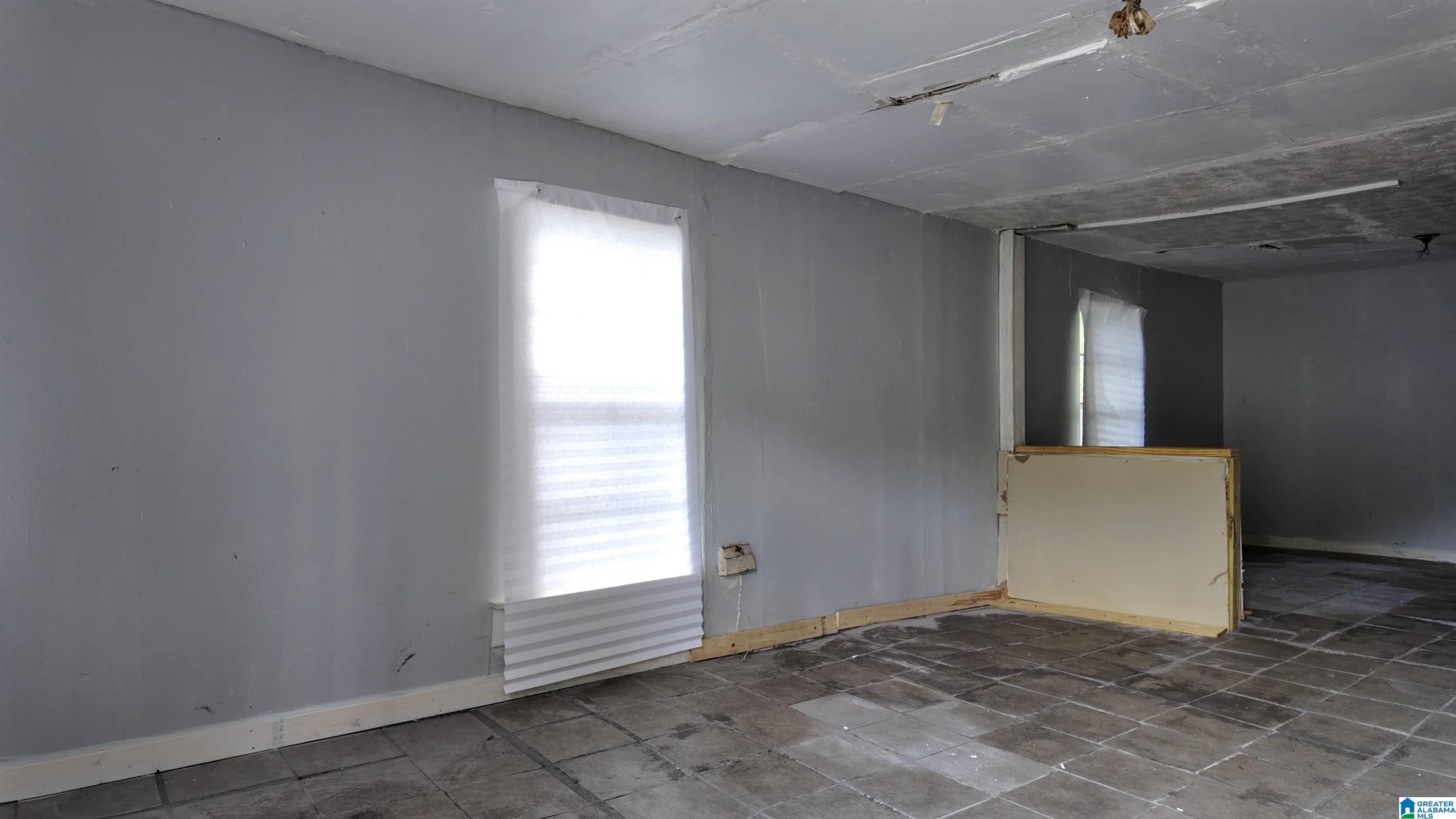 Photo 4 of Single family home for sale at 2208 Mayfield Ave SW, Birmingham, AL 35211 | MLS# 21464410 | Listing updated on 2026-09-09