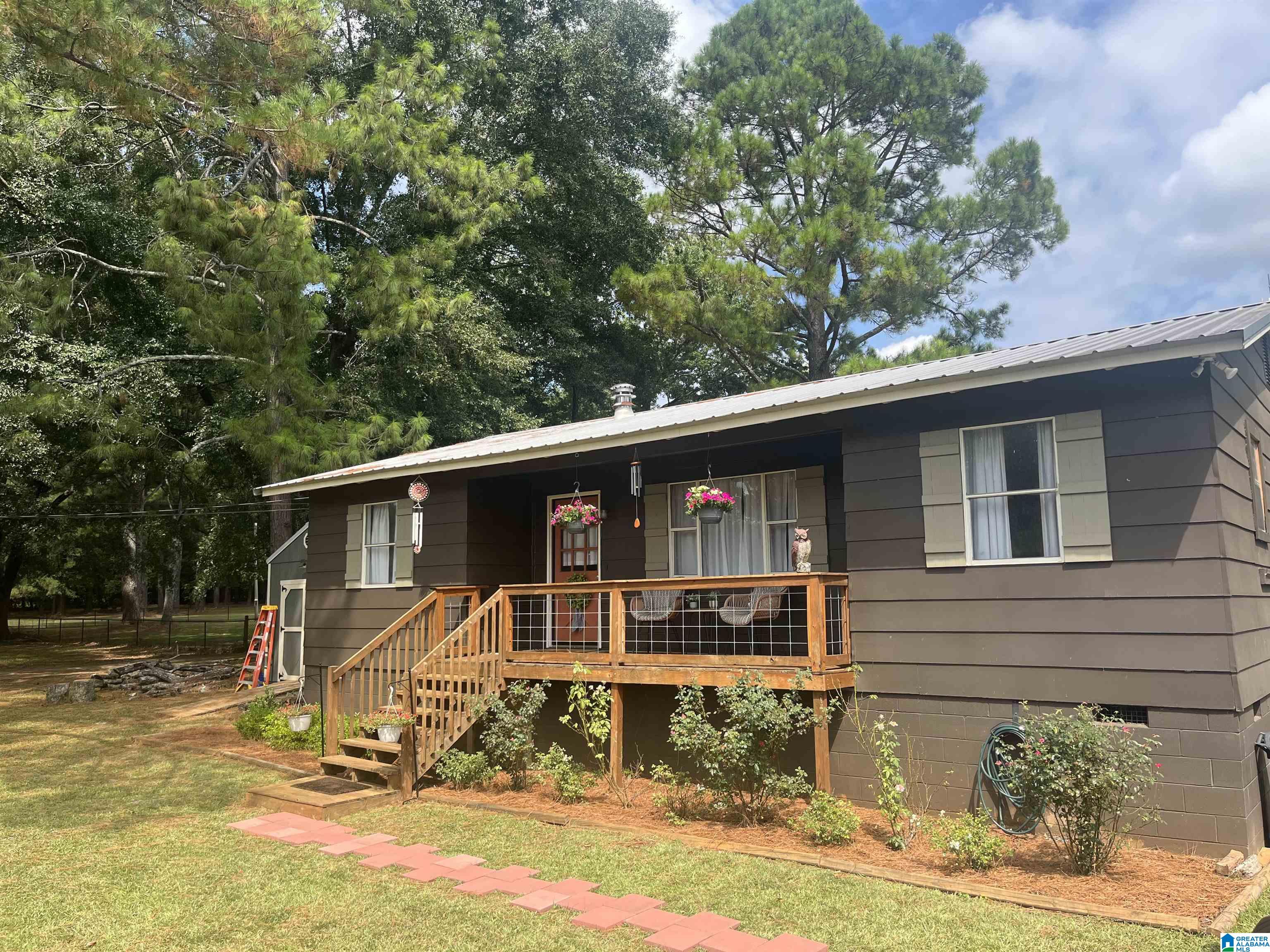 Photo 2 of Sale Pending at 695 Flint Hl Rd, Bessemer, AL 35022 | MLS# 21464411 | Listing updated on 2026-09-10