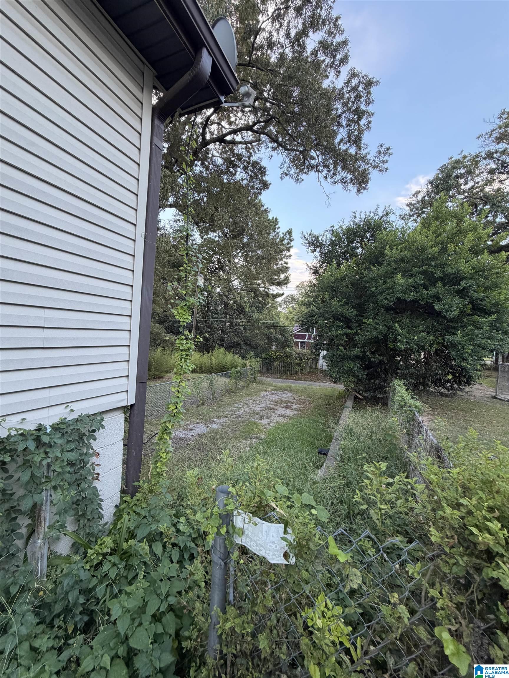 Photo 3 of Single family home for sale at 1421 42nd Street, Birmingham, AL 35208 | MLS# 21464422 | Listing updated on 2026-09-16
