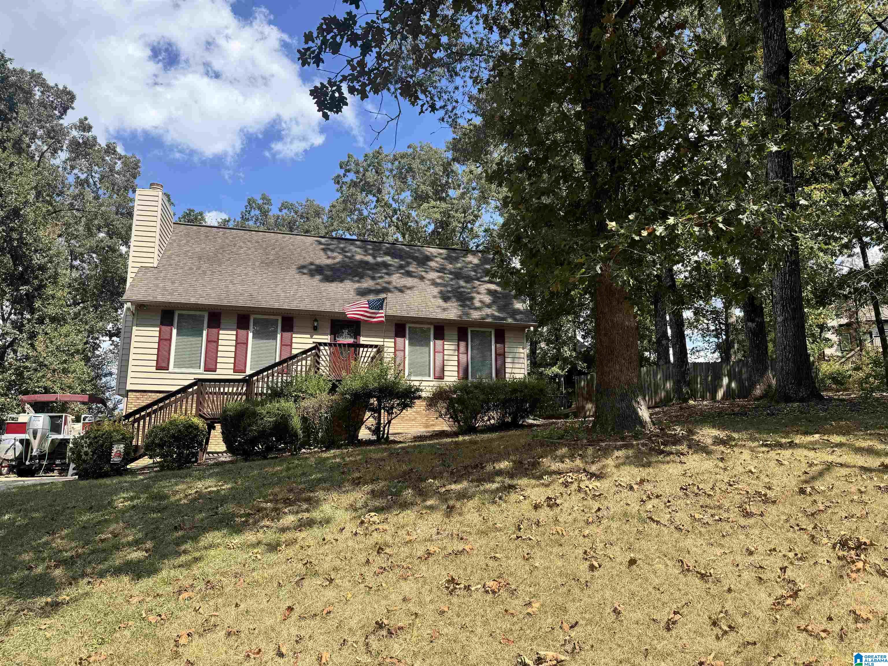 Photo 2 of Single family home for sale at 14 Frankies Ln, Alabaster, AL 35007 | MLS# 21464423 | Listing updated on 2026-09-09