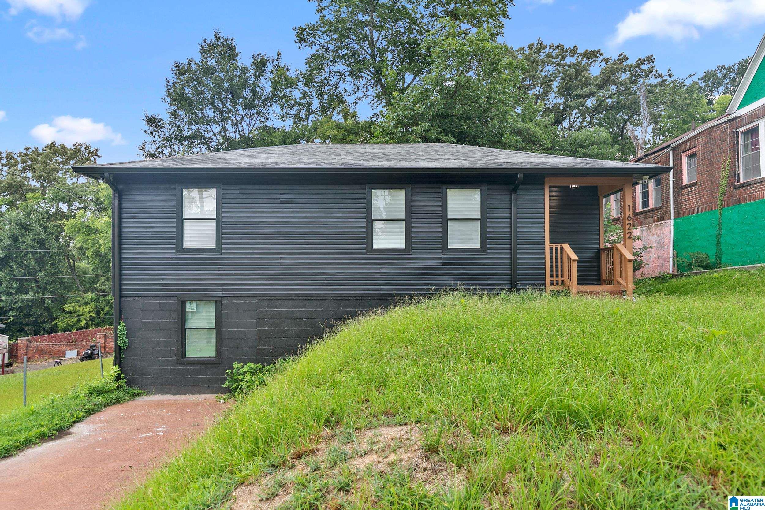Photo 3 of Single family home for sale at 1622 19th Street N, Birmingham, AL 35234 | MLS# 21464432 | Listing updated on 2026-09-17