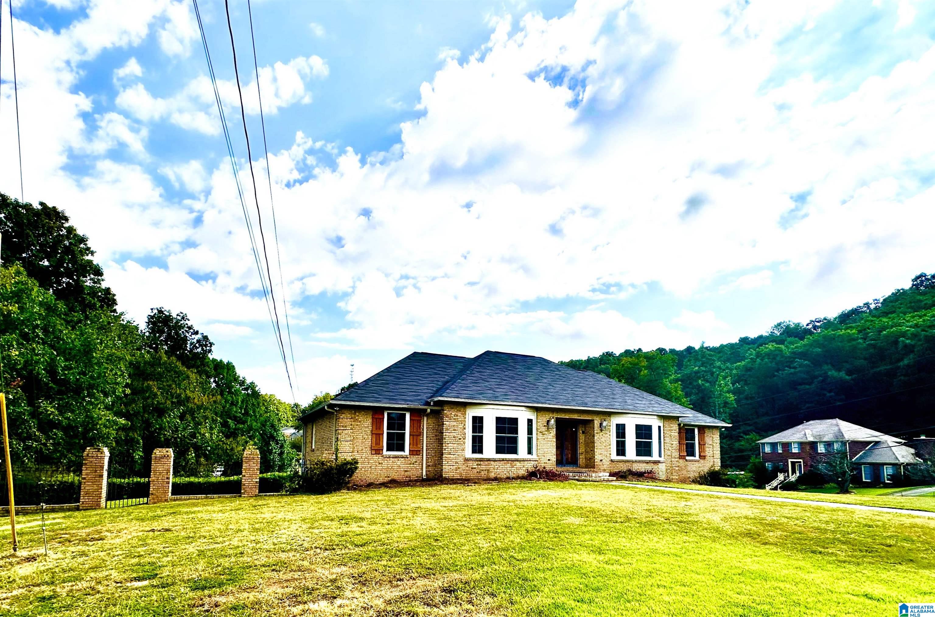 Photo 3 of Single family home for sale at 1520 Auman Dr, Birmingham, AL 35235 | MLS# 21464454 | Listing updated on 2026-09-11
