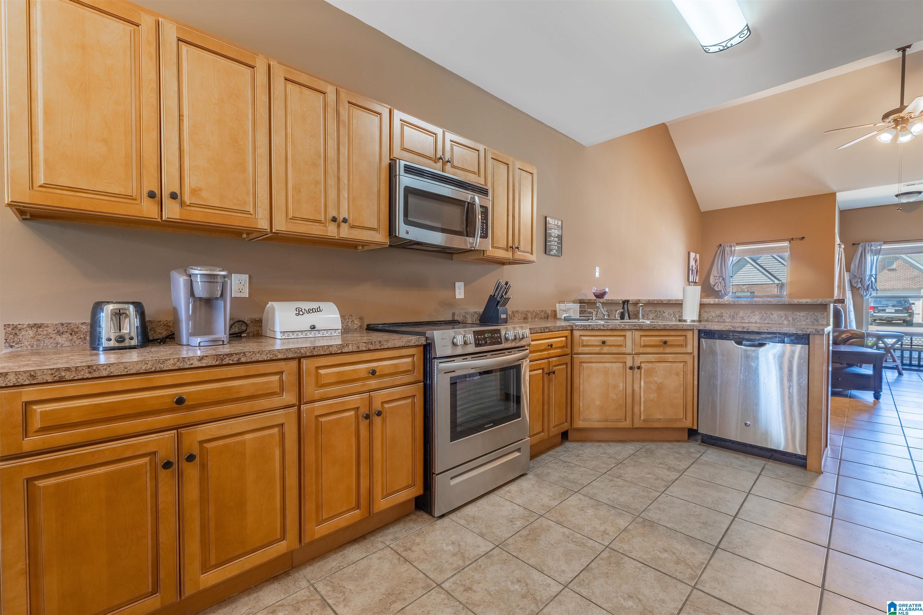 Photo 3 of Townhouse for sale at 11 Highland View Ln, Lincoln, AL 35096 | MLS# 21464462 | Listing updated on 2026-09-11