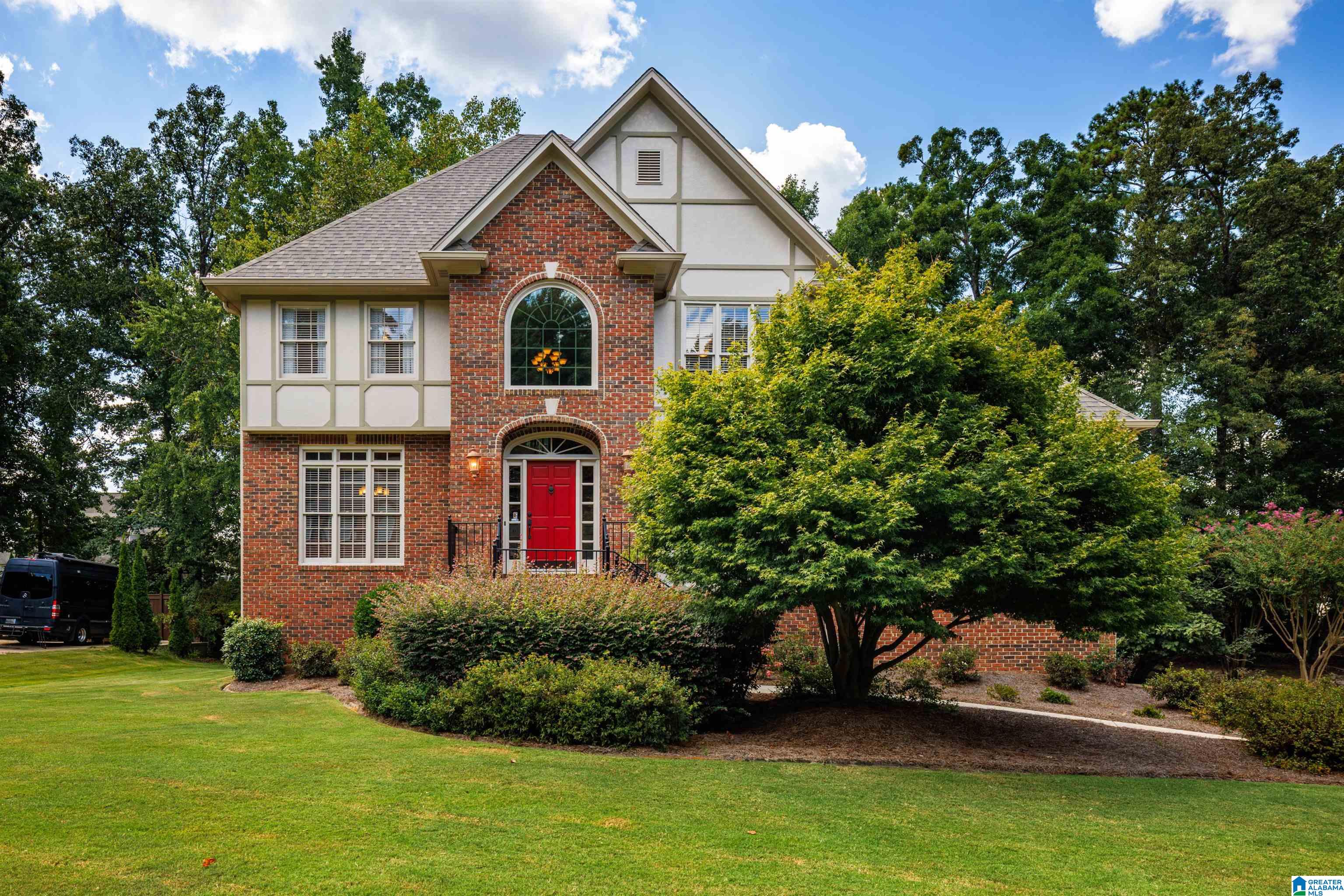 Single family home for sale at 4516 Eagle Point Dr, BIRMINGHAM, AL 35242 | MLS# 21464496