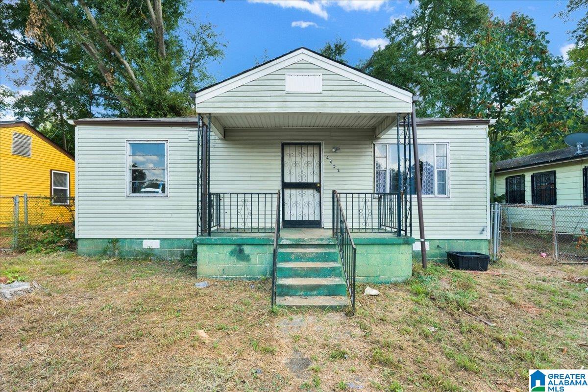 Photo 1 of Sale Pending at 4653 Hillman Dr Sw, Birmingham, AL 35221 | MLS# 21464522 | Listing updated on 2026-09-18