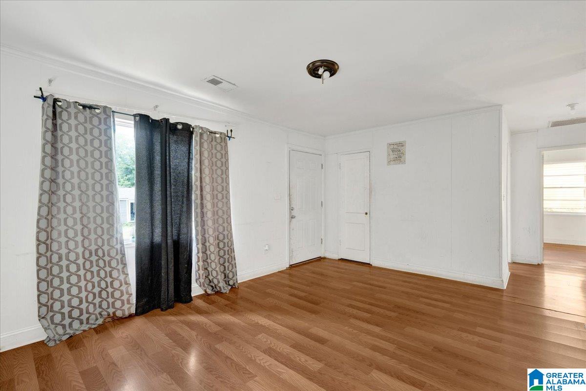 Photo 4 of Sale Pending at 4653 Hillman Dr SW, Birmingham, AL 35221 | MLS# 21464522 | Listing updated on 2026-09-18