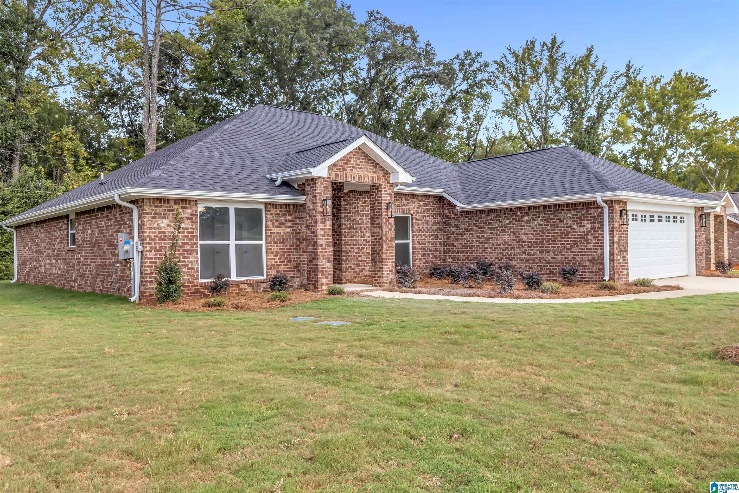 Photo 2 of Single family home for sale at 689 Jamestown Cir, Montevallo, AL 35115 | MLS# 21464527 | Listing updated on 2026-09-17